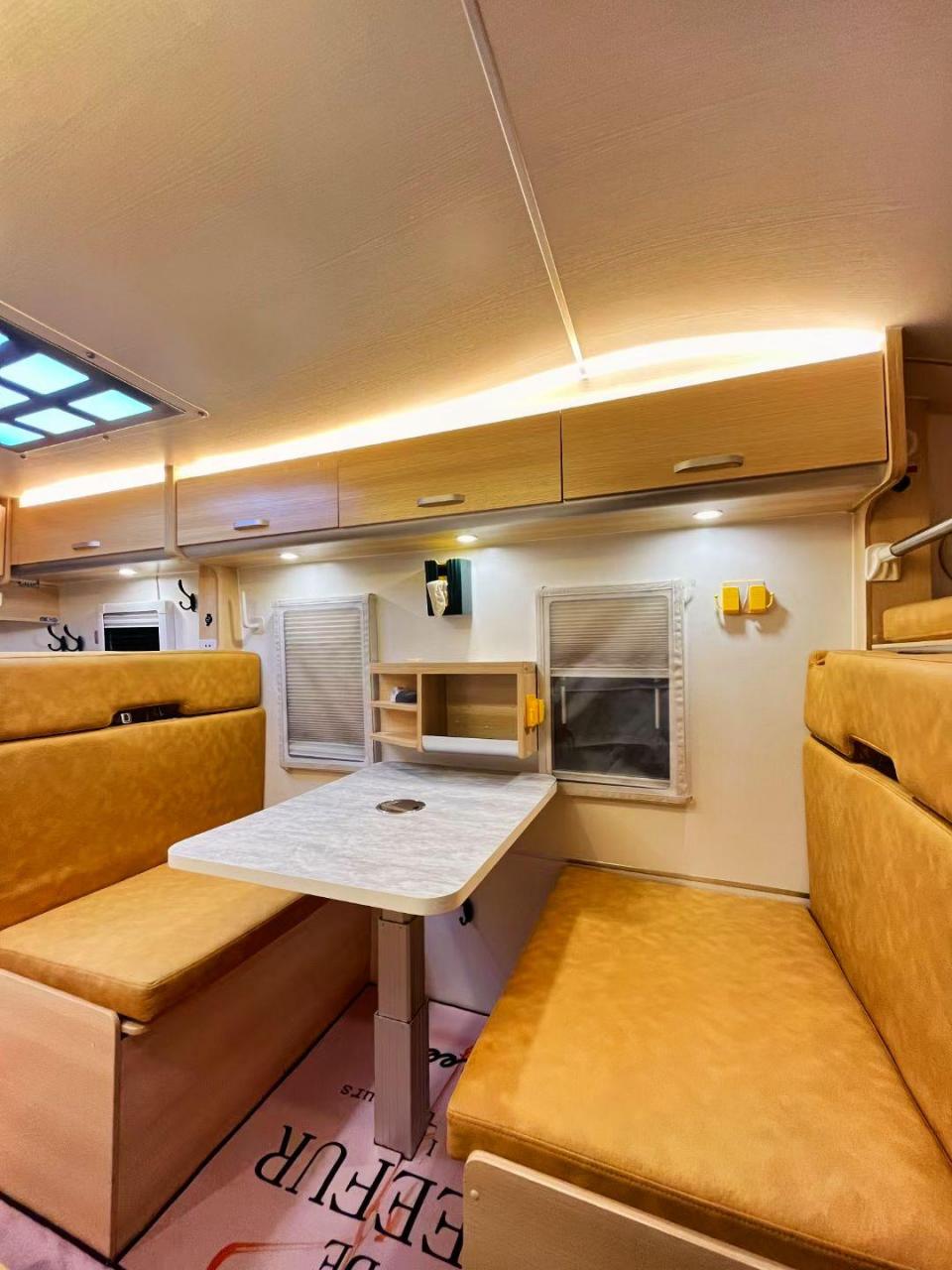 福田小房车.21年7月份上牌的福田新飞c型房车,仅行驶7900多公里.