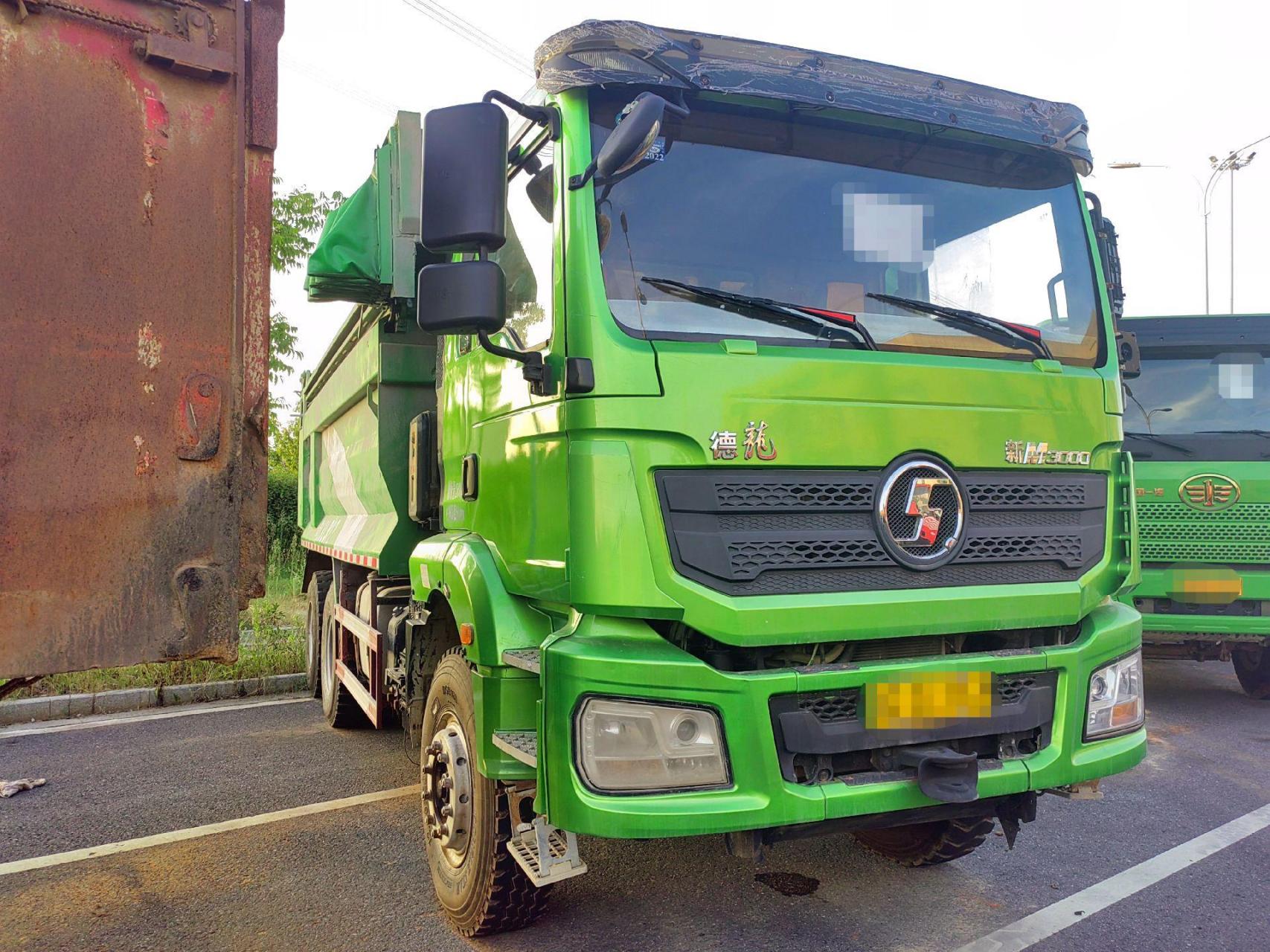 陕汽德龙新m3000,环保后八轮自卸车.