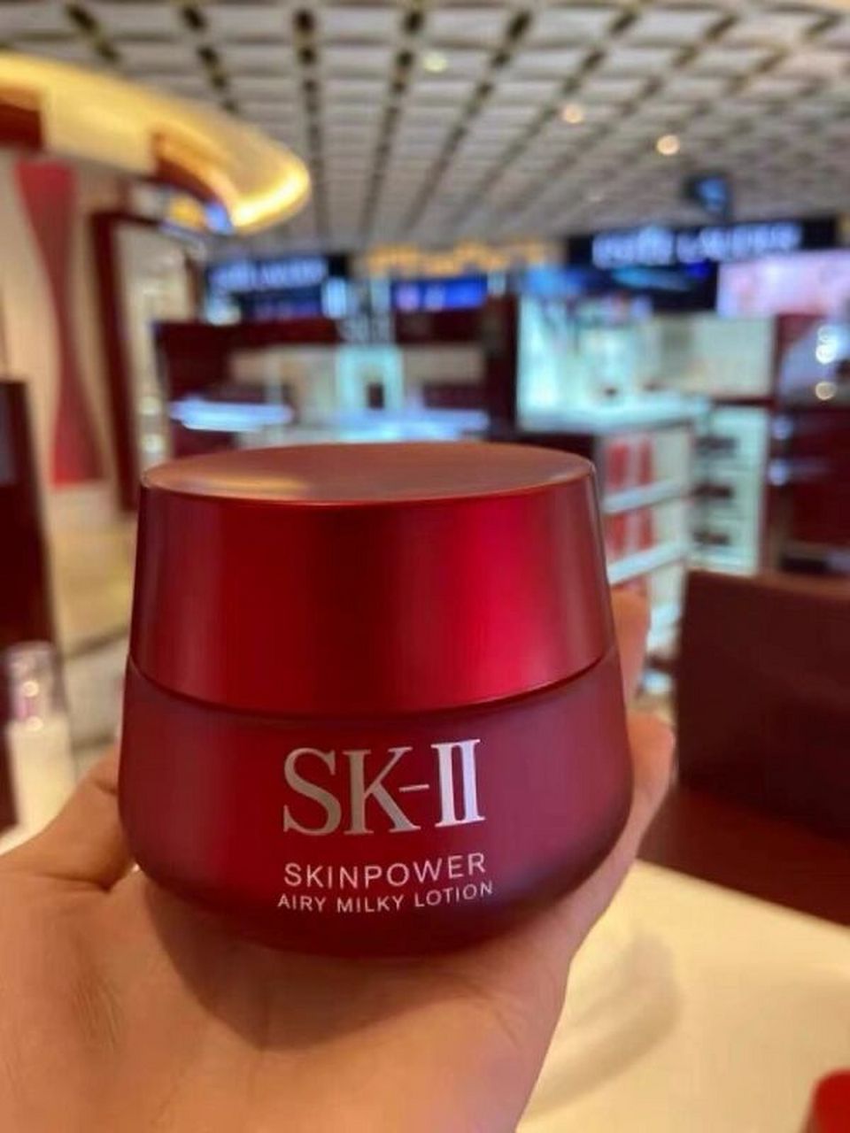 sk2面霜的功效与作用 sk2面霜有深层滋润,补水保湿,提亮肤色,缩小毛孔