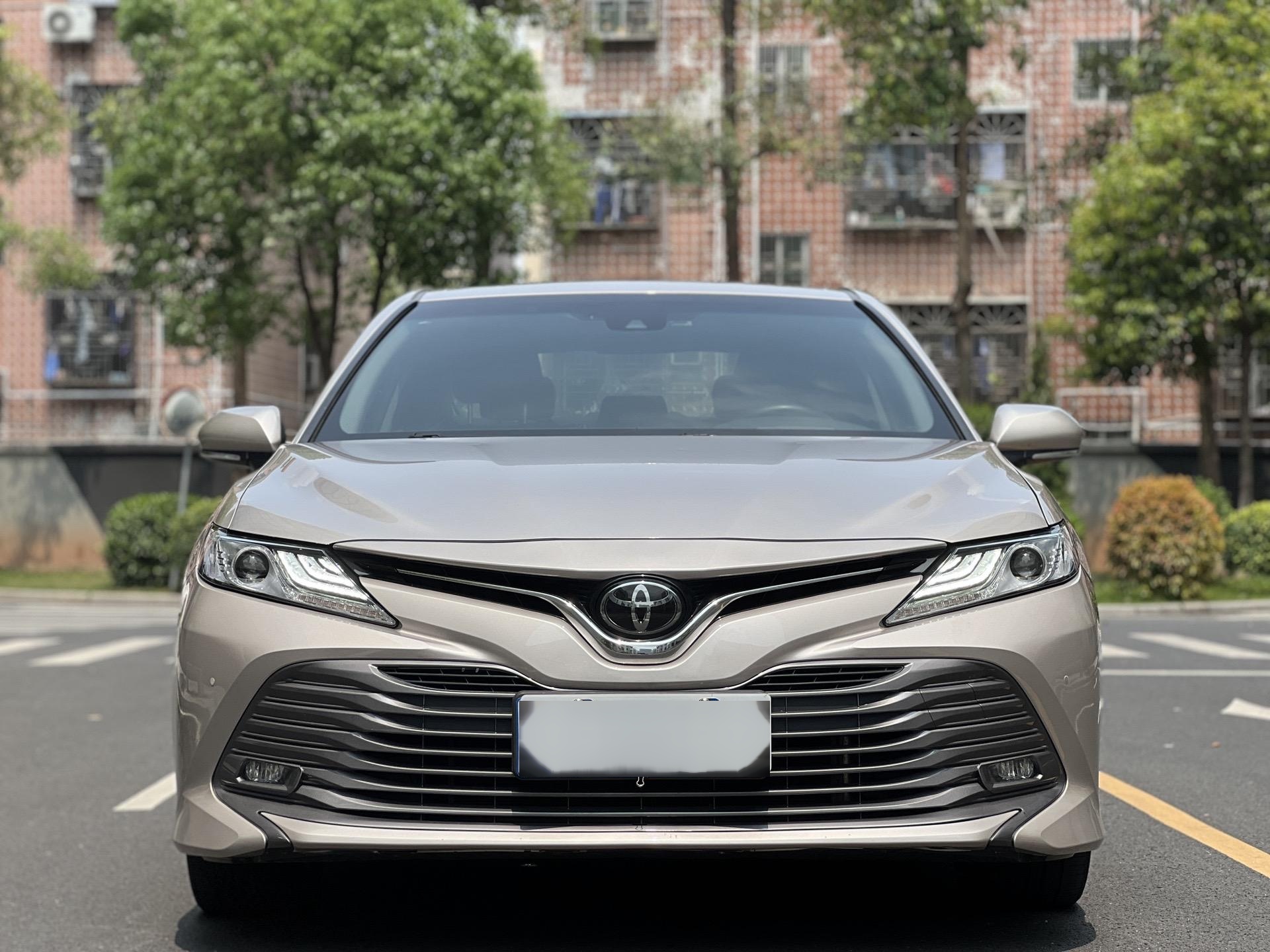 丰田凯美瑞2.0g自动豪华版