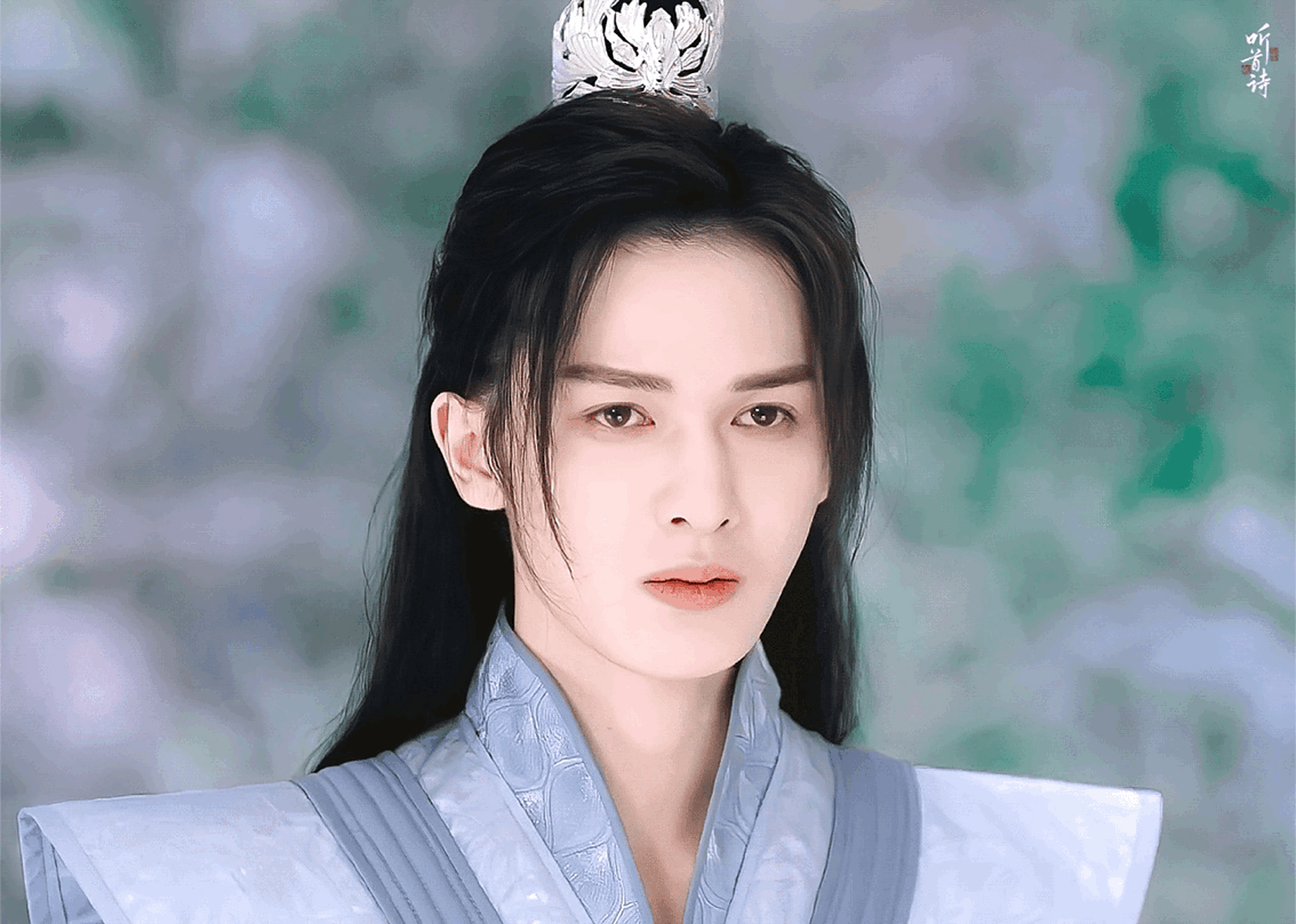 老实说朱正廷这个古装扮相可以抬上桌,可惜乐华出身却接不到什么好资