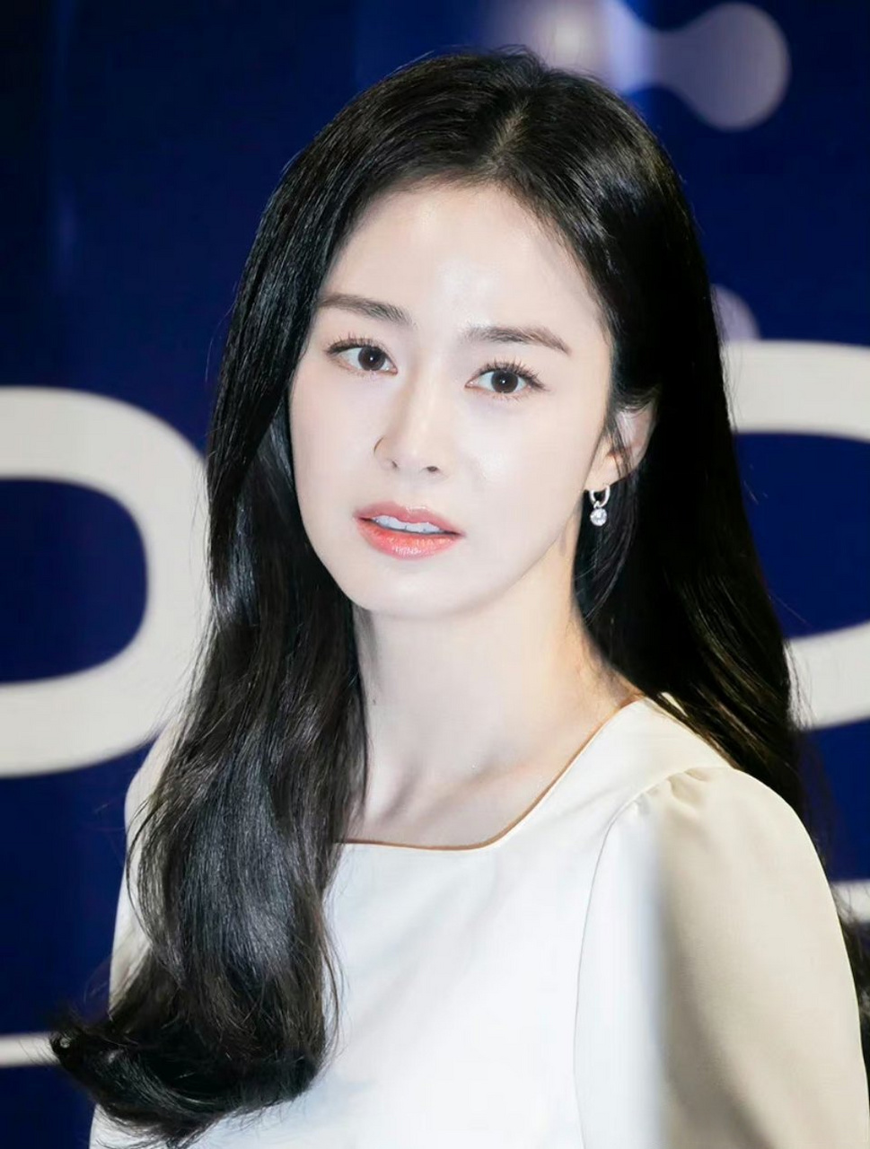 金泰熙43岁状态#金泰熙43岁在高清镜头下,一点毛孔都没有[呆]状陶真