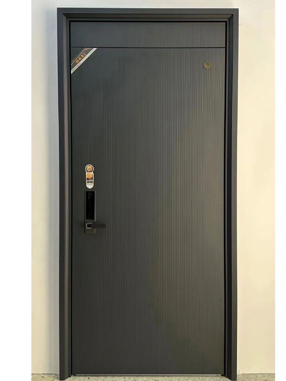 入户门钛镁合金的好还是锌合金的好 等级:甲级/10公分 板材:门面1.