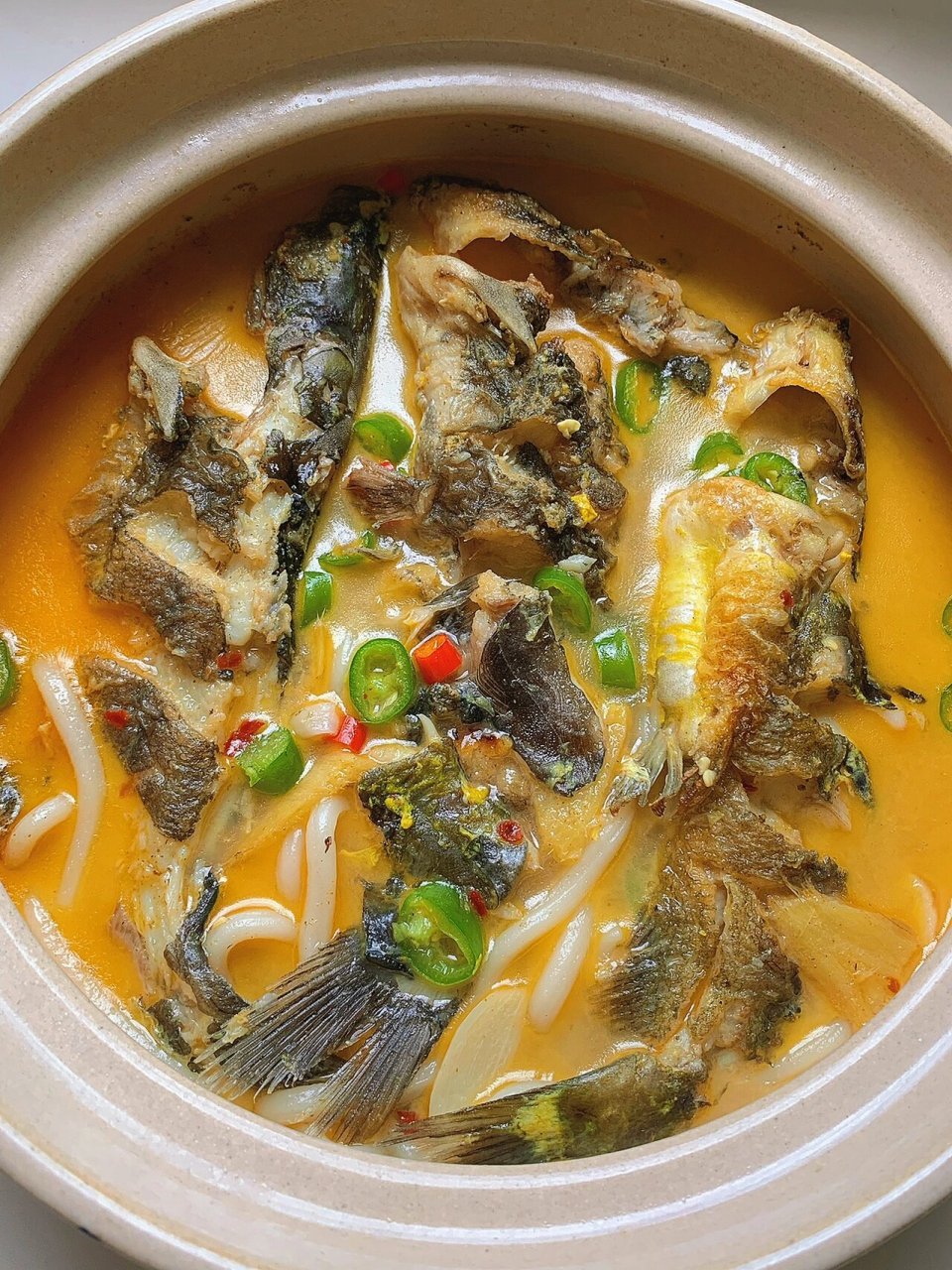 老妈教我下厨房的第24天【砂锅黄骨鱼】 你们有没有什么菜第一次听到