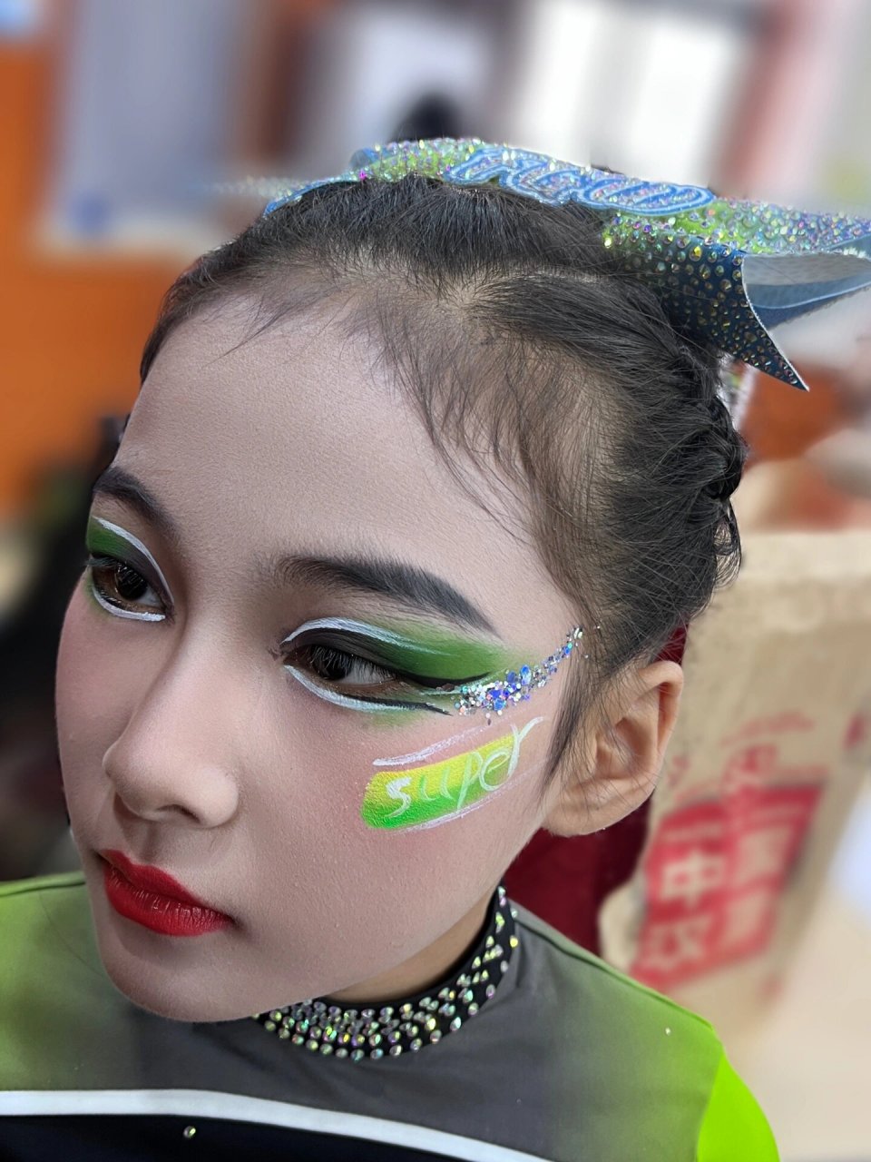 啦啦队妆容参考