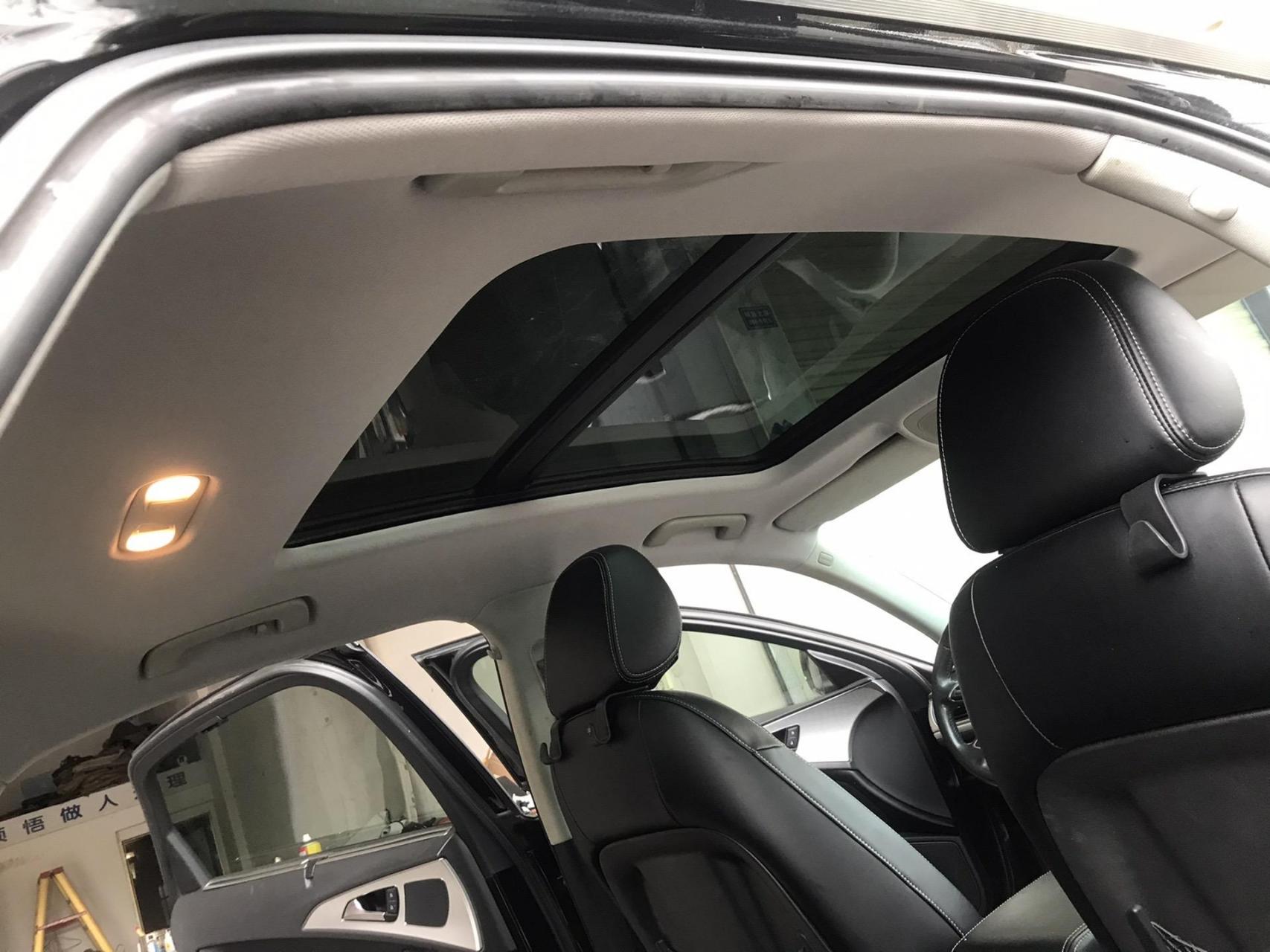 奥迪a6c7顶棚77卷帘翻新完成73汽车真皮座椅 汽车顶棚布脱落修复