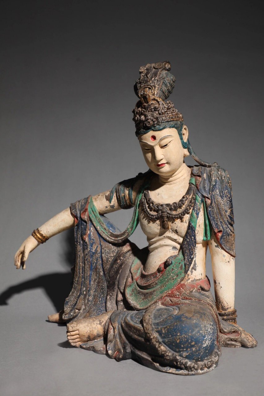 清 香樟木精绘自在观音坐像 【规格】高37cm 宽33cm 重1.