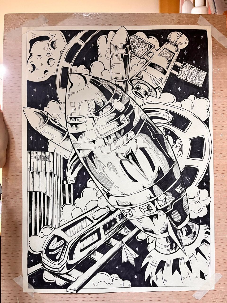 智造"第一次画黑白装饰画 以"中国智造"为主题,以高铁,运载火箭,卫星