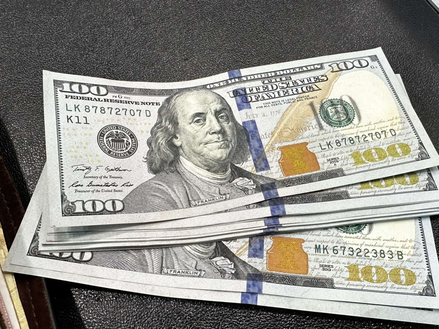 美国100美元纸币欣赏 准备出国,换了一点美元,看着真的漂亮,分享一下