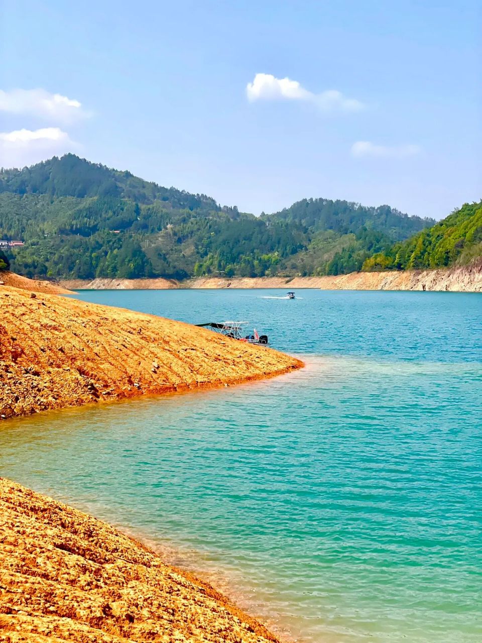 衢州马代 第二次跟科室来 本以为不会有太多惊喜 发现今天的仙霞湖蓝