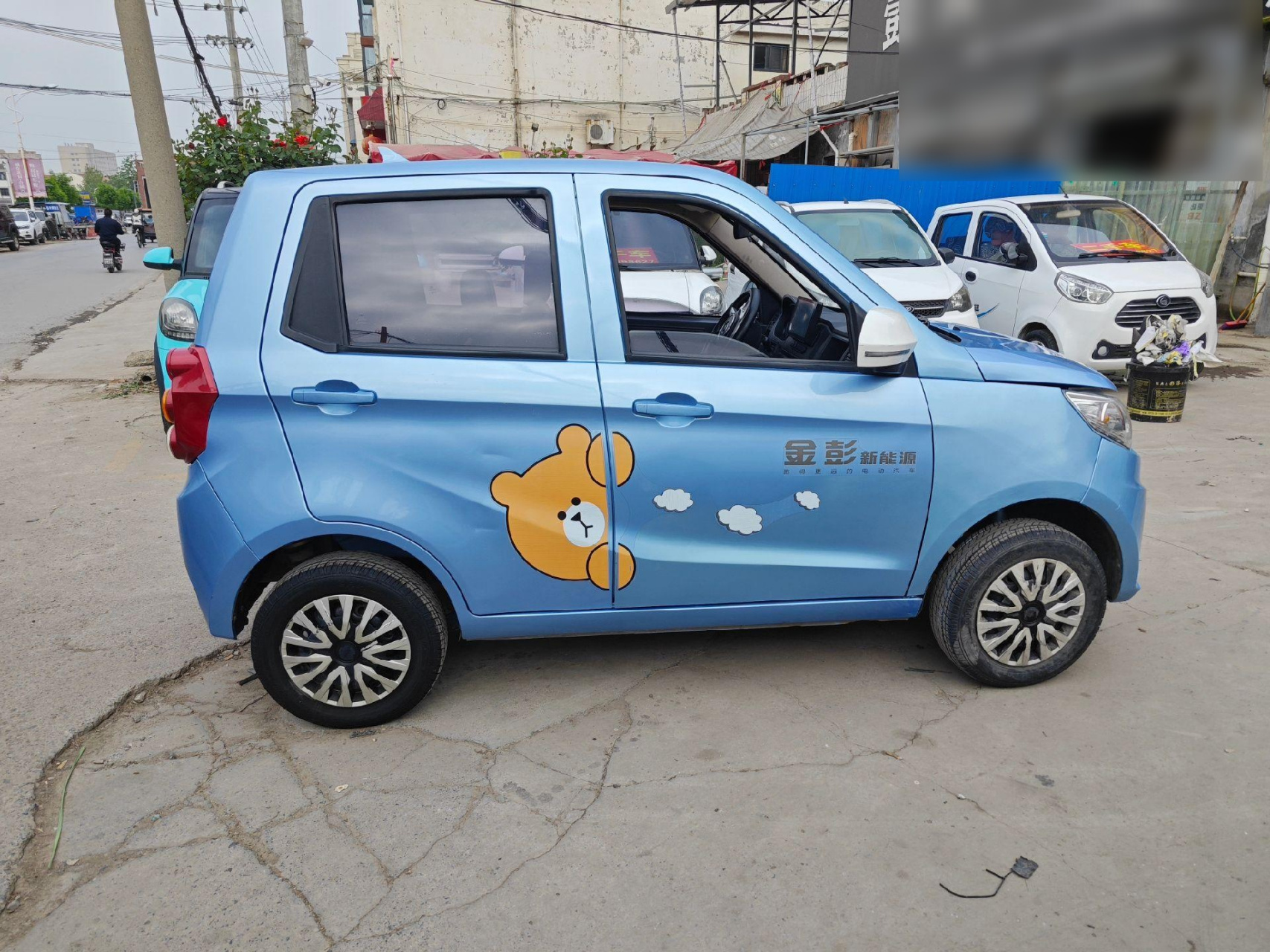 购买金彭v8.跑了2万公里.60伏100安电池.四门电动门窗.悬浮大屏.