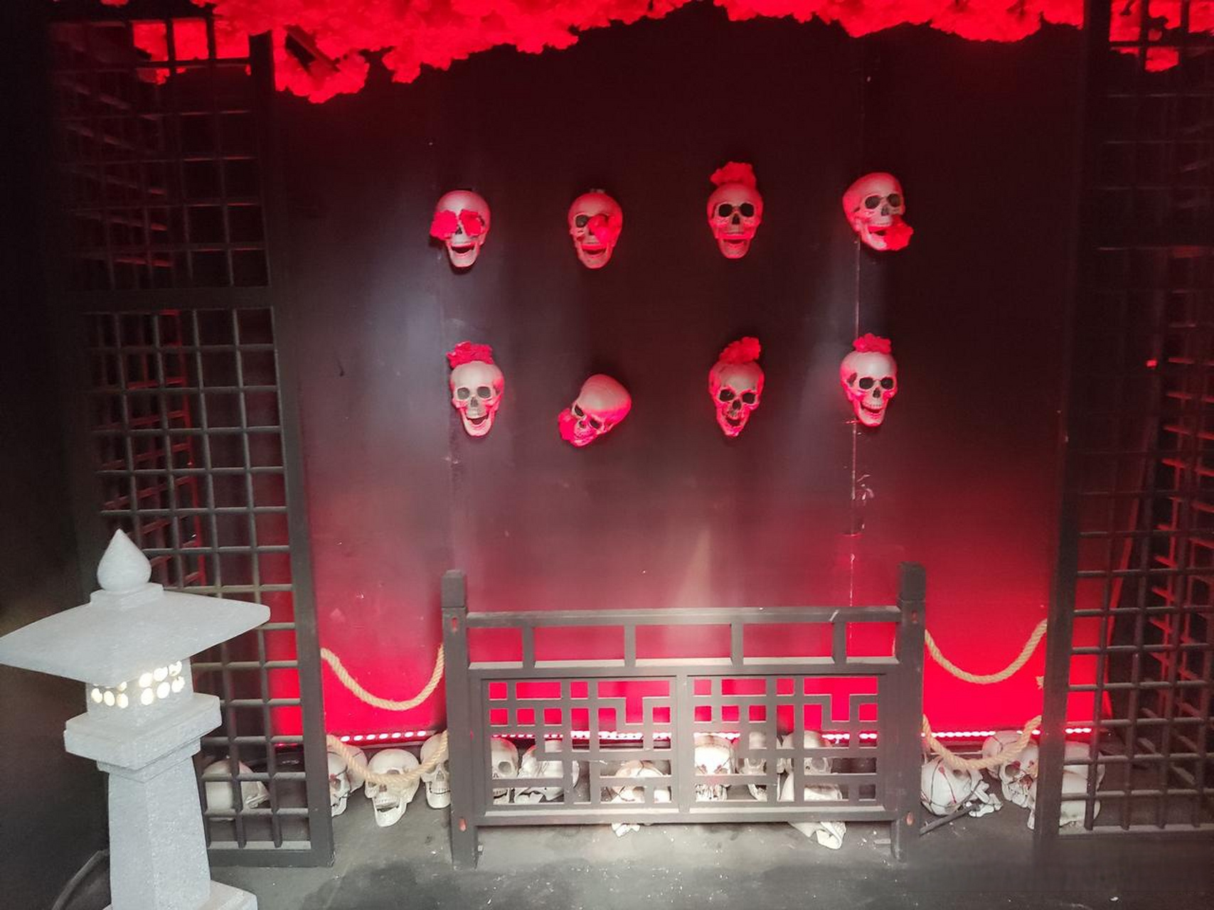 天津欢乐谷最新对外开放的游乐项目叫千机城.