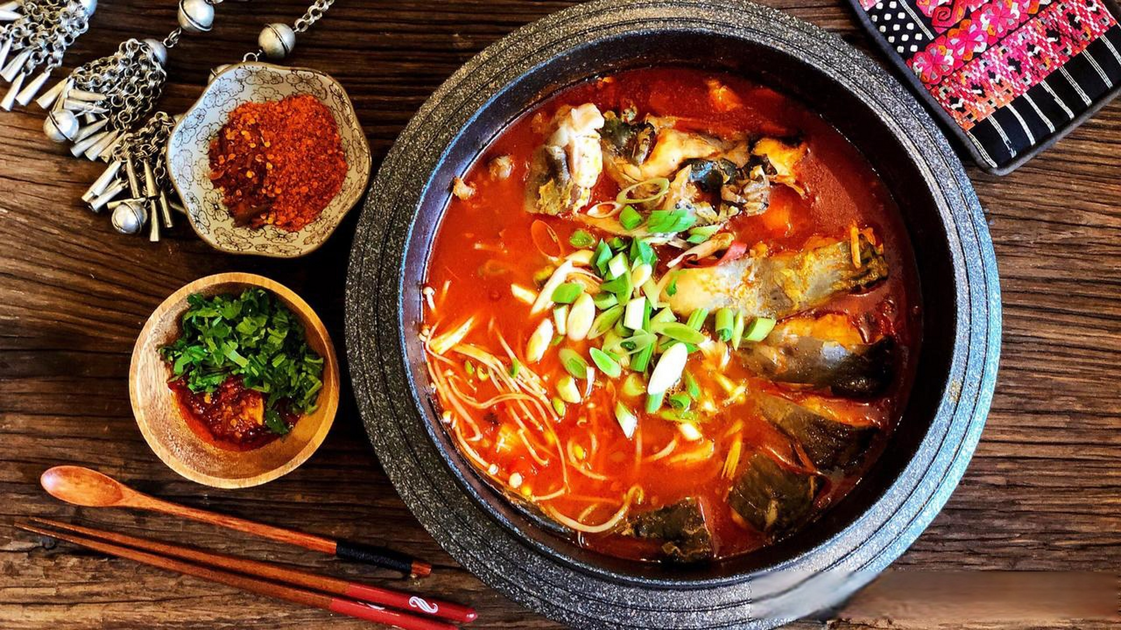 贵州代表性美食:酸汤鱼   今天我们来给大家介绍一下贵州的代表性美食