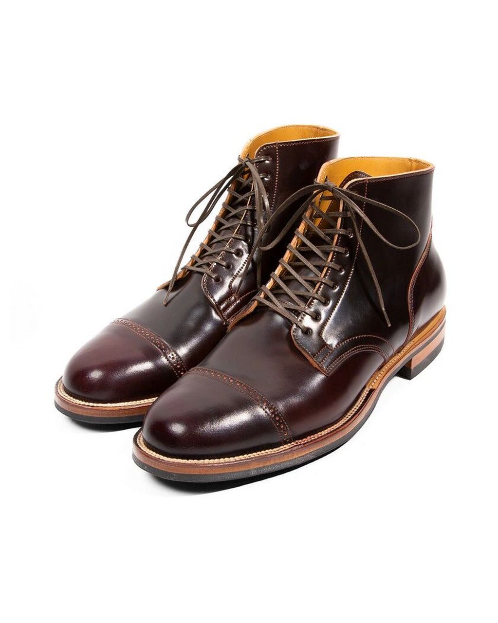 种草 | viberg 2030马臀皮全系列 viberg 作为加拿大工装靴之王,他家