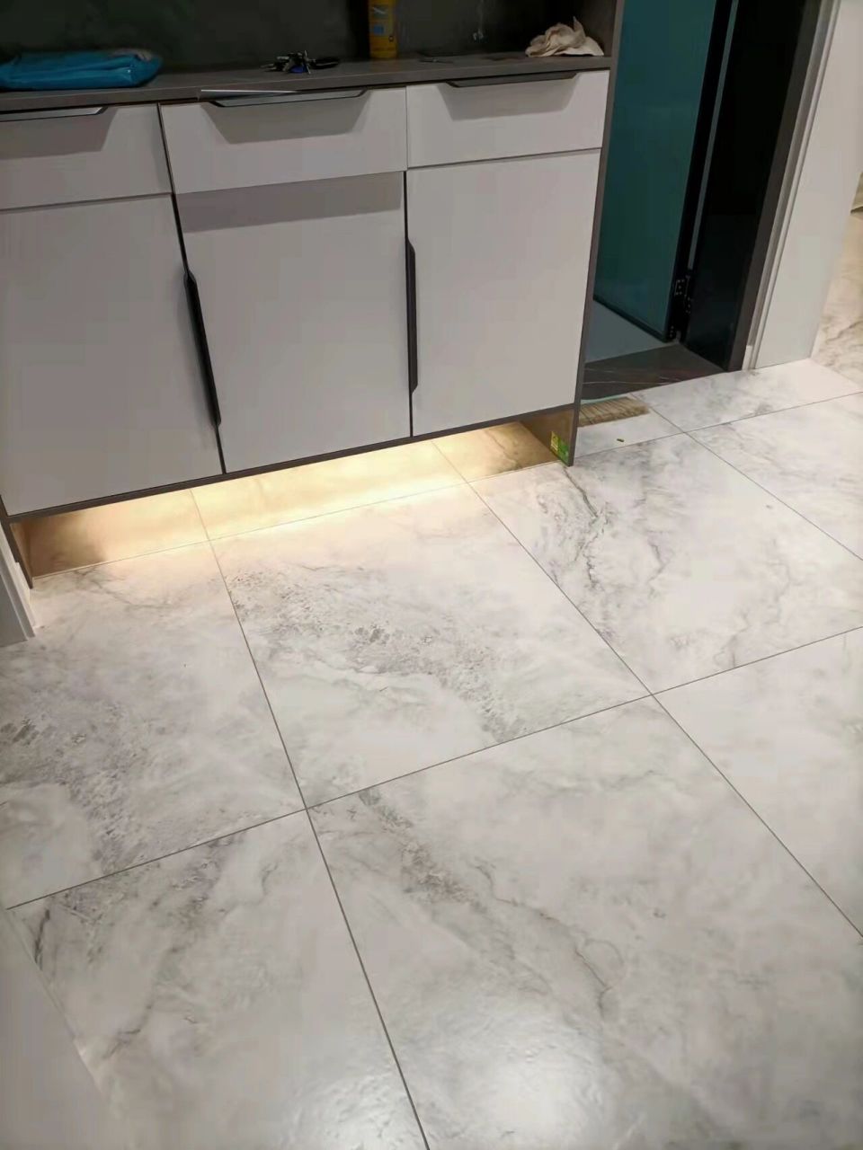 诺贝尔瓷砖 砗磲白 实物 rk97018m  柔光 rk97018m 砗磲白(柔光) 素材