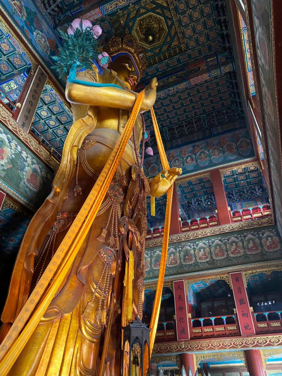北京雍和宫,世界最高的木雕弥勒佛 【北京雍和宫木雕大佛】这尊巨佛是
