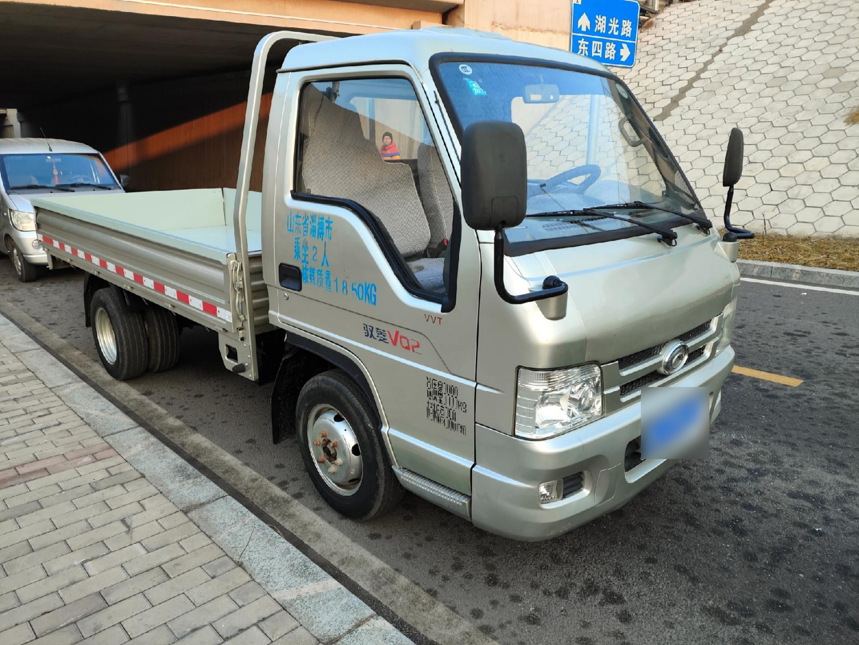 新到16年6月福田驭菱vq2六轮单排,一手车,实表3万公里,精品车况,斗长