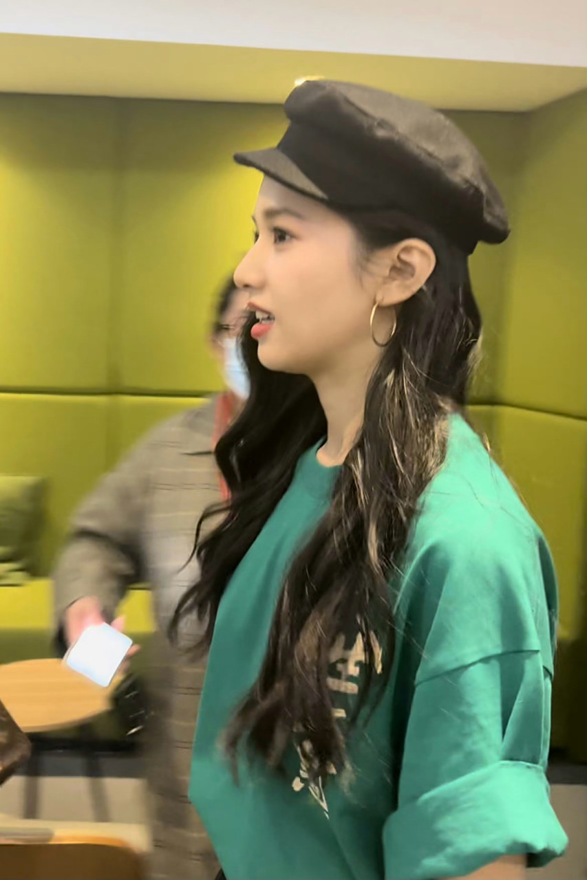 好优越的侧脸0000  #张婧仪扫楼生图