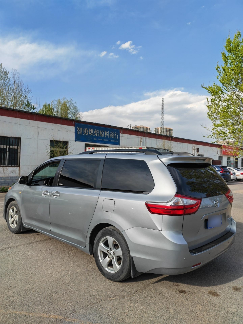 全款15万8 分期首付3万 最新拿下15年丰田塞纳  3.