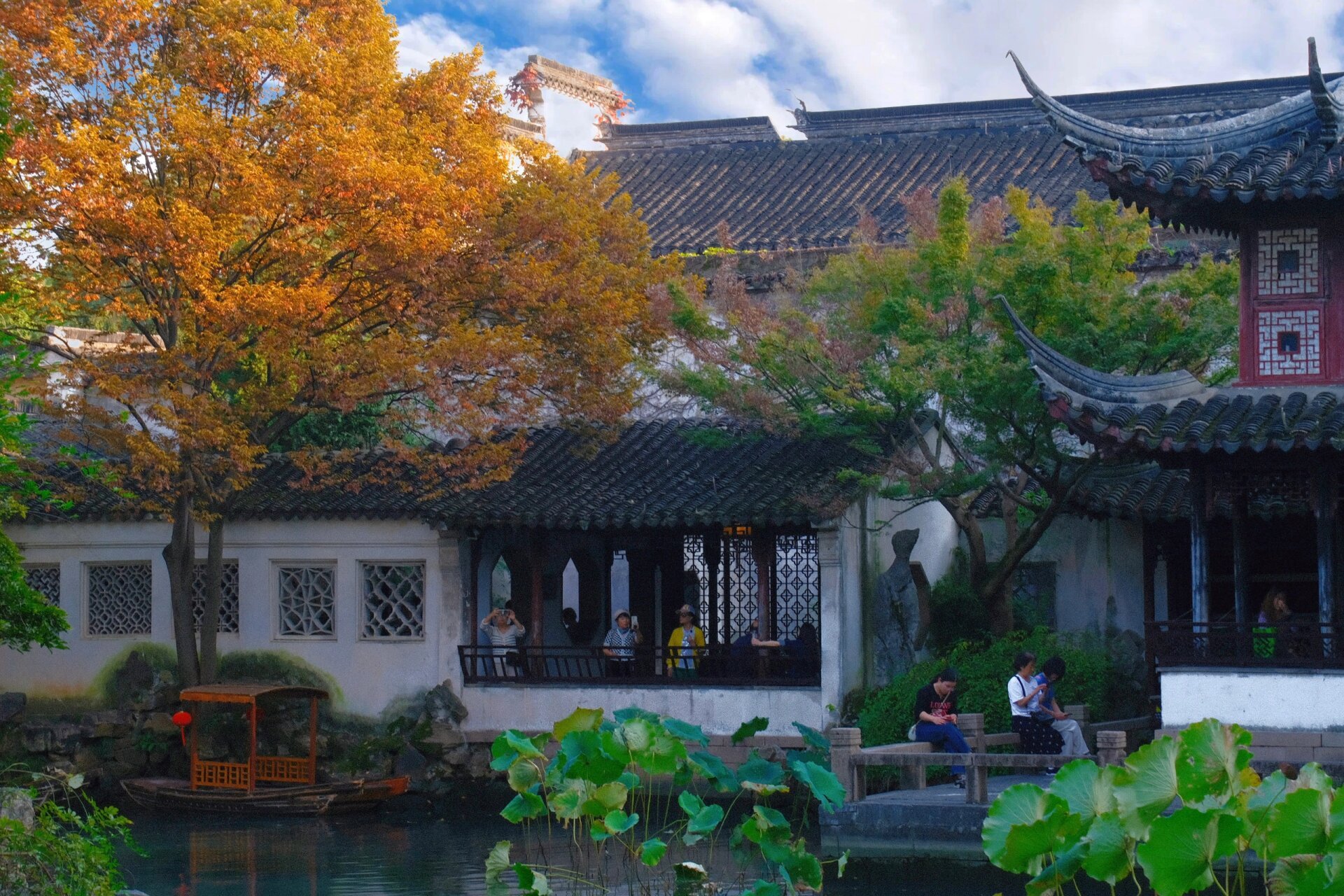 秋天有一万个理由爱上苏州园林|留园的框景 留园作为四大园林之一,虽