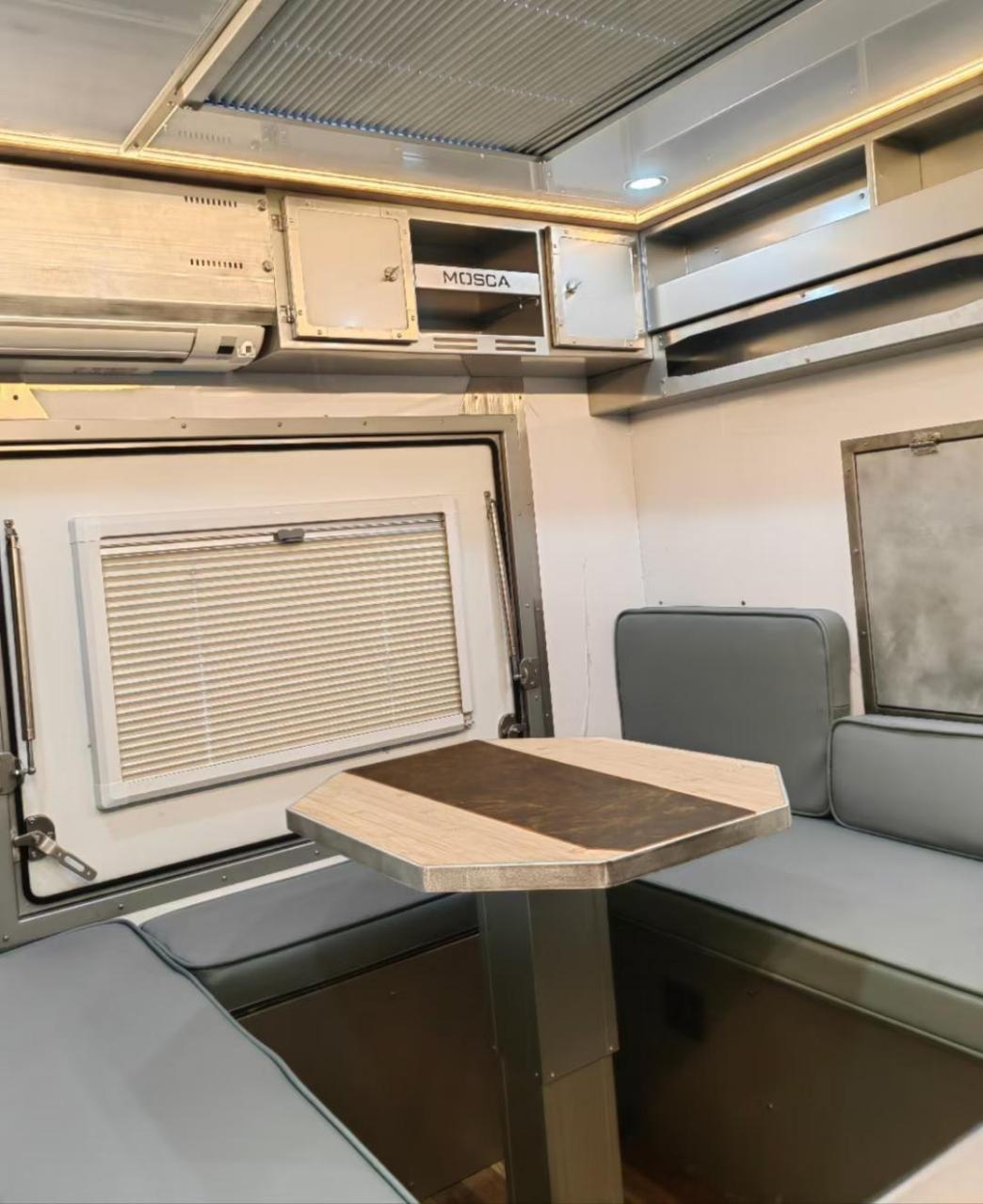 陕汽德龙h6000/4*4重卡越野房车,全时四驱,三把锁,潍柴国六390马力