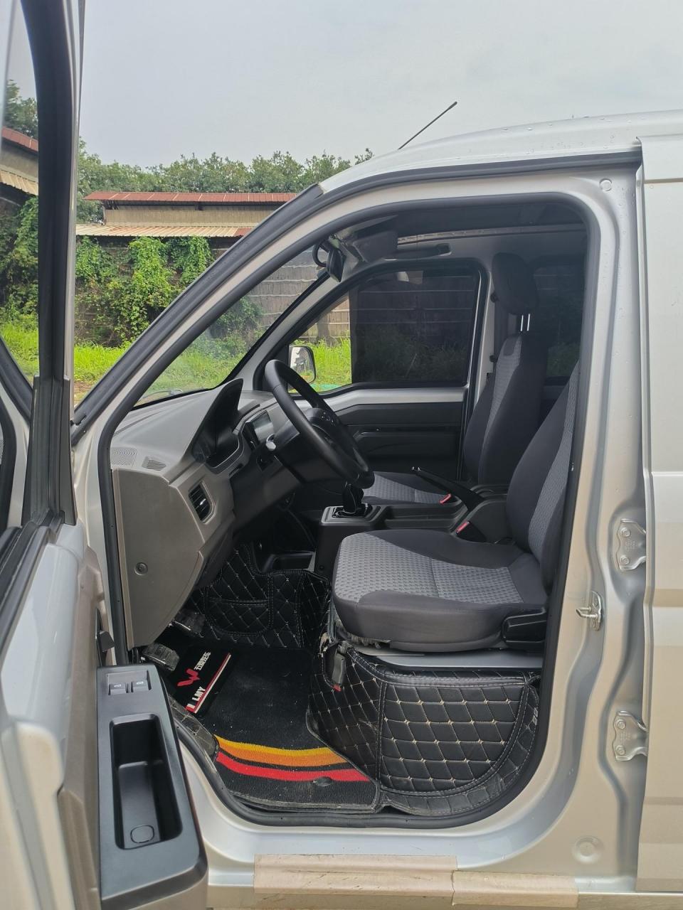 五菱新卡双排厢货
