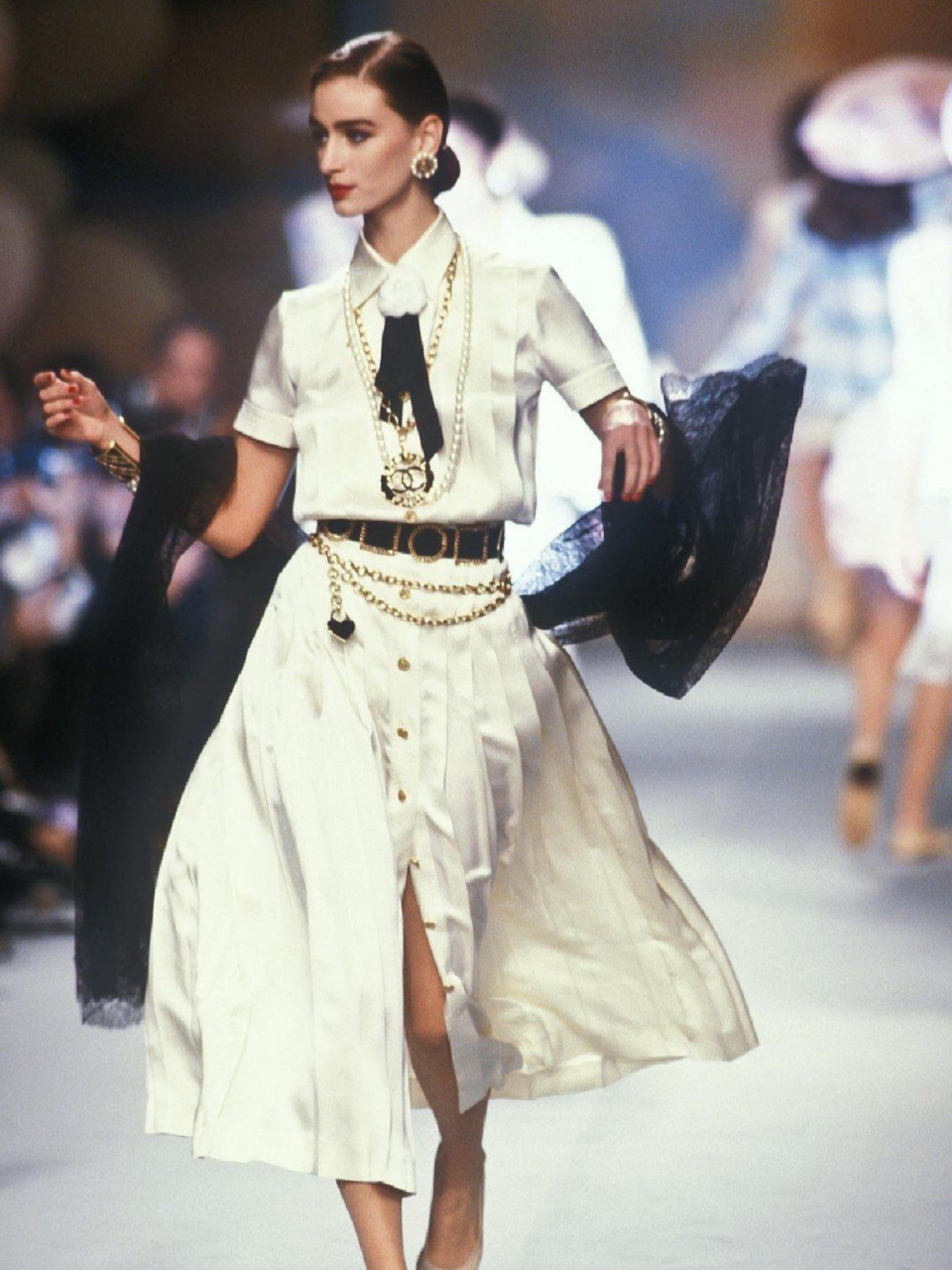 karl lagerfeld / 1988 chanel 秀场 ①私心觉得1988年春夏大秀最为