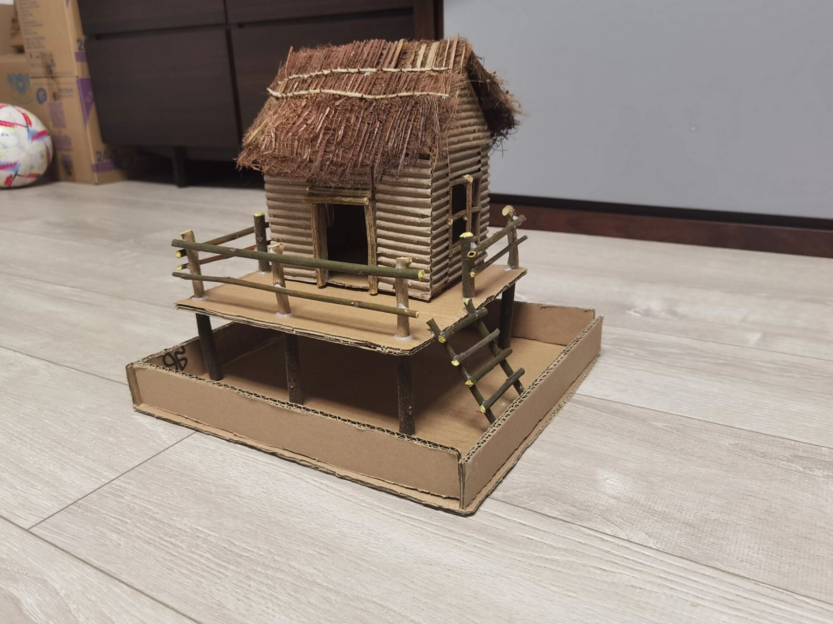 干栏式房屋,花一个晚上时间终于做好了第一次做这样的手工,自己还比较