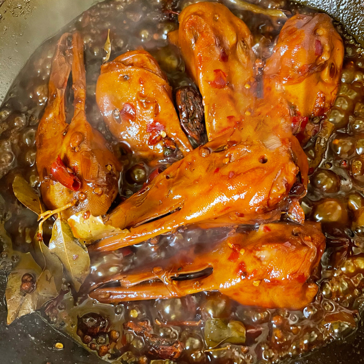 吃一次就爱上的麻辣鸭头(黑鸭口味) 在网上买的一级大鸭头,经济实惠.