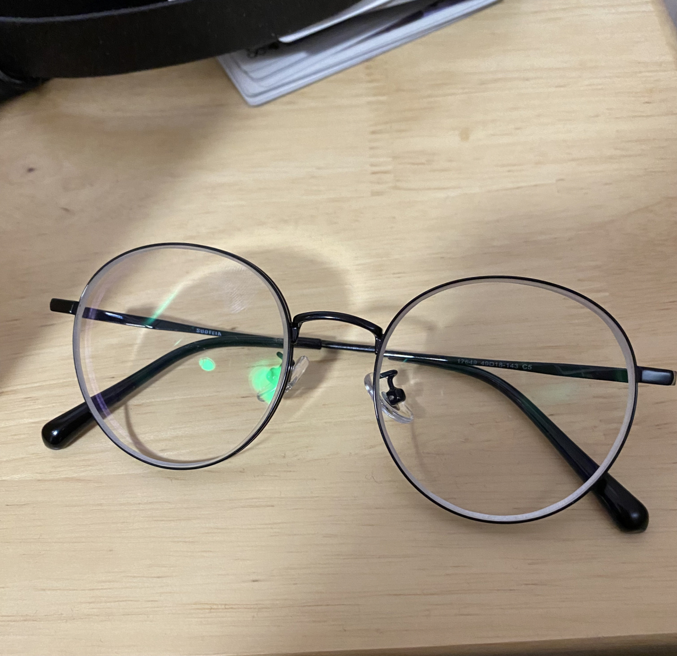 刚配的眼镜看近处无法聚焦是为什么 近视六百度  最近刚换了个新眼镜