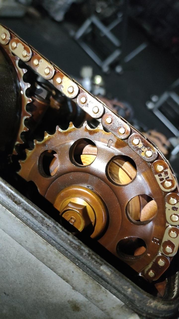 上岸的发动机果然是非常的漂亮  分享丰田佳美2az发动机