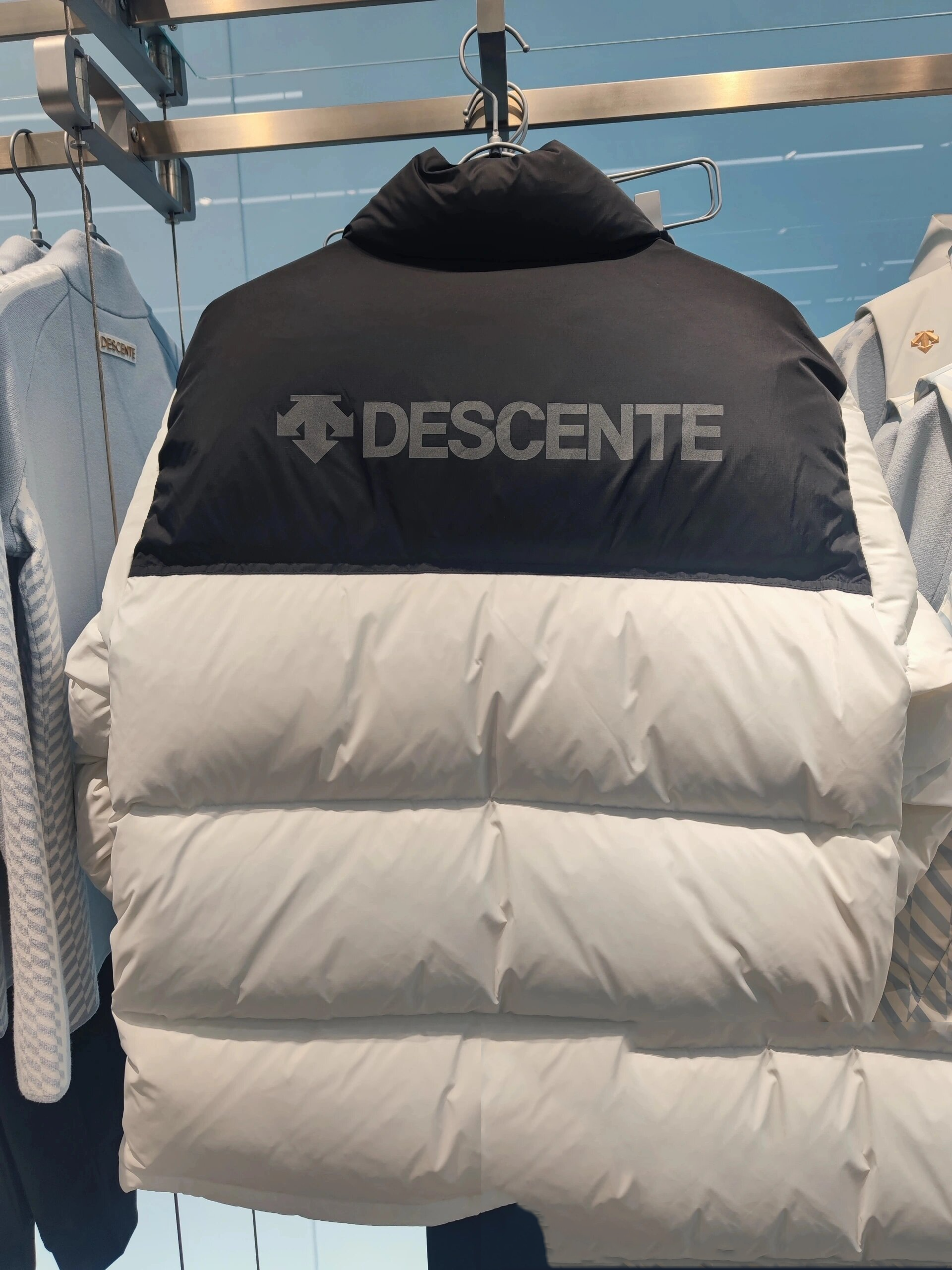 迪桑特经典款羽绒服,每年都是爆款