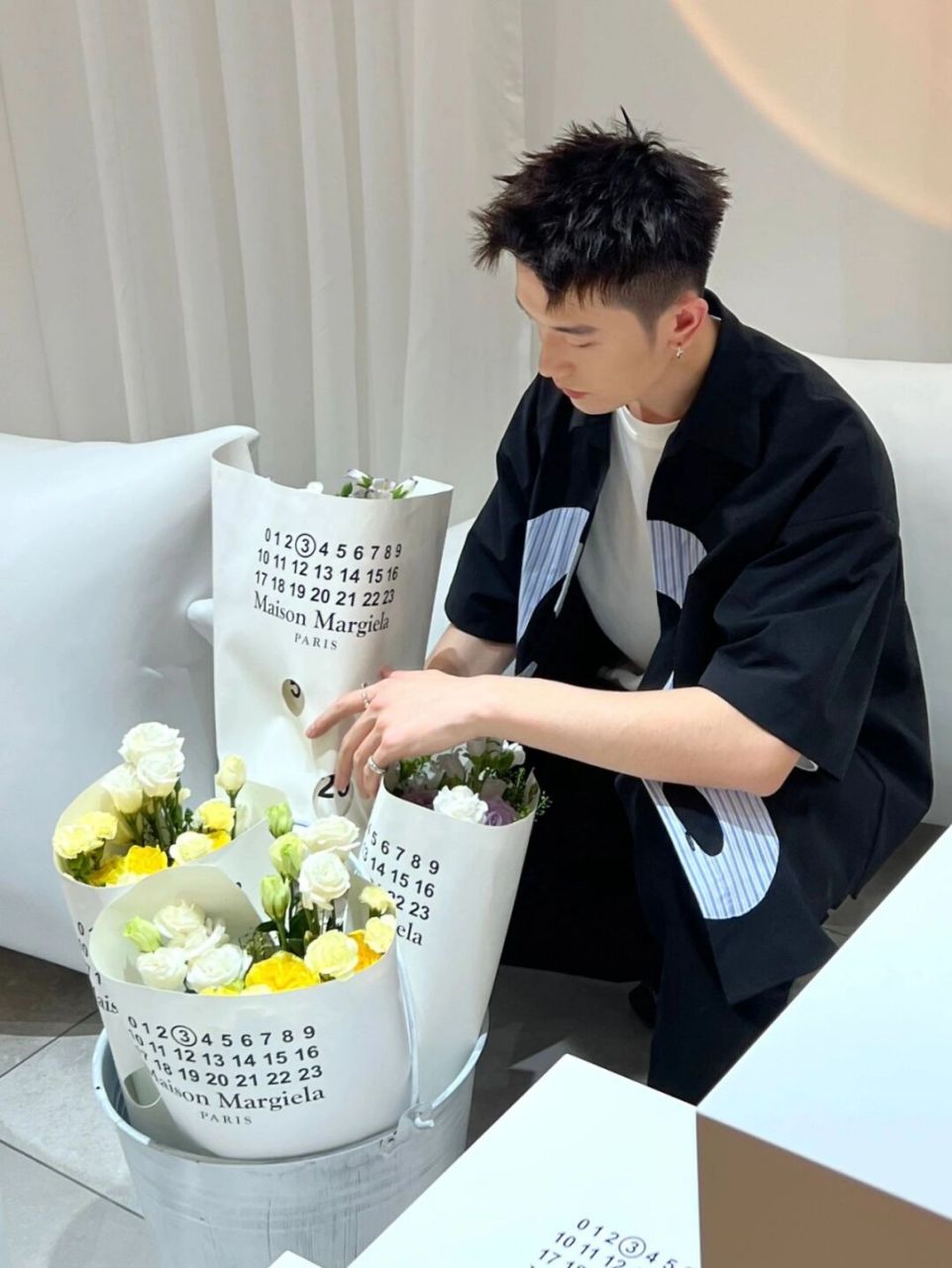 男士发型黄景瑜同款发型,很好打理前刺发型| ||男生最火发型,钢夹烫