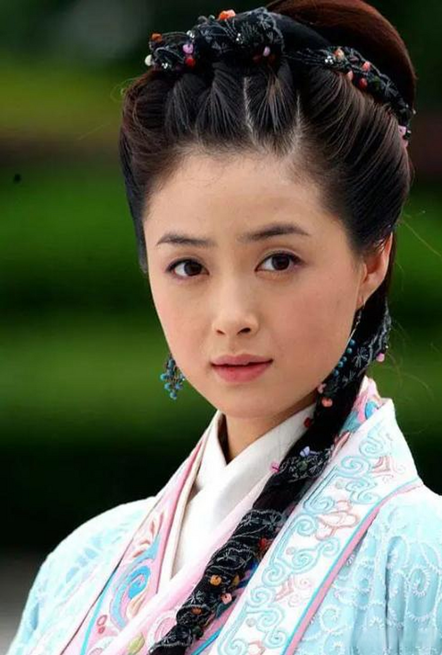 1729年,52岁的雍正召13岁马氏侍寝.