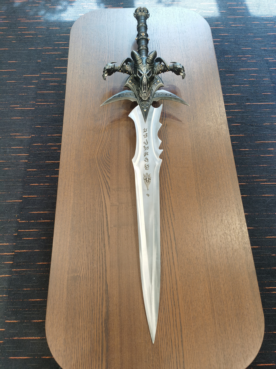 那我这27号wlk上线不给孙哥儿子整把霜之哀伤玩玩说不过去呀 [二哈]