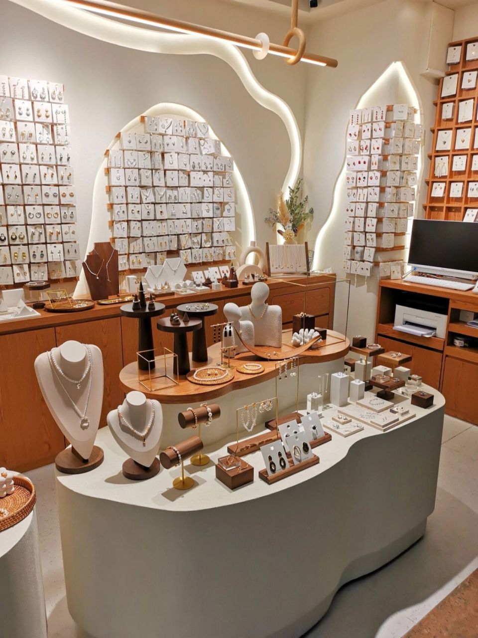 饰品店设计装修只花5万,20天全部完成 99 义乌的饰品批发分店开业