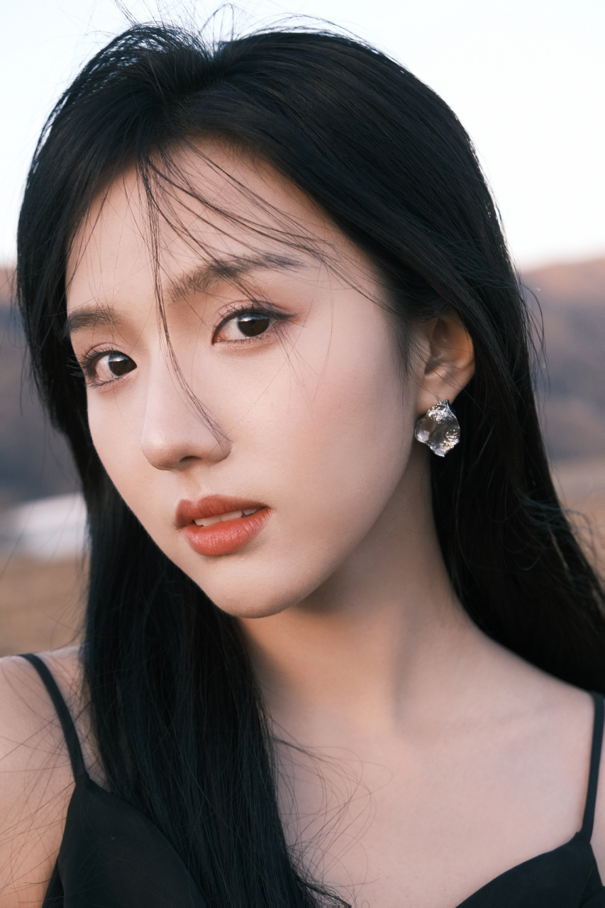 苏晓彤,黑色吊带写真