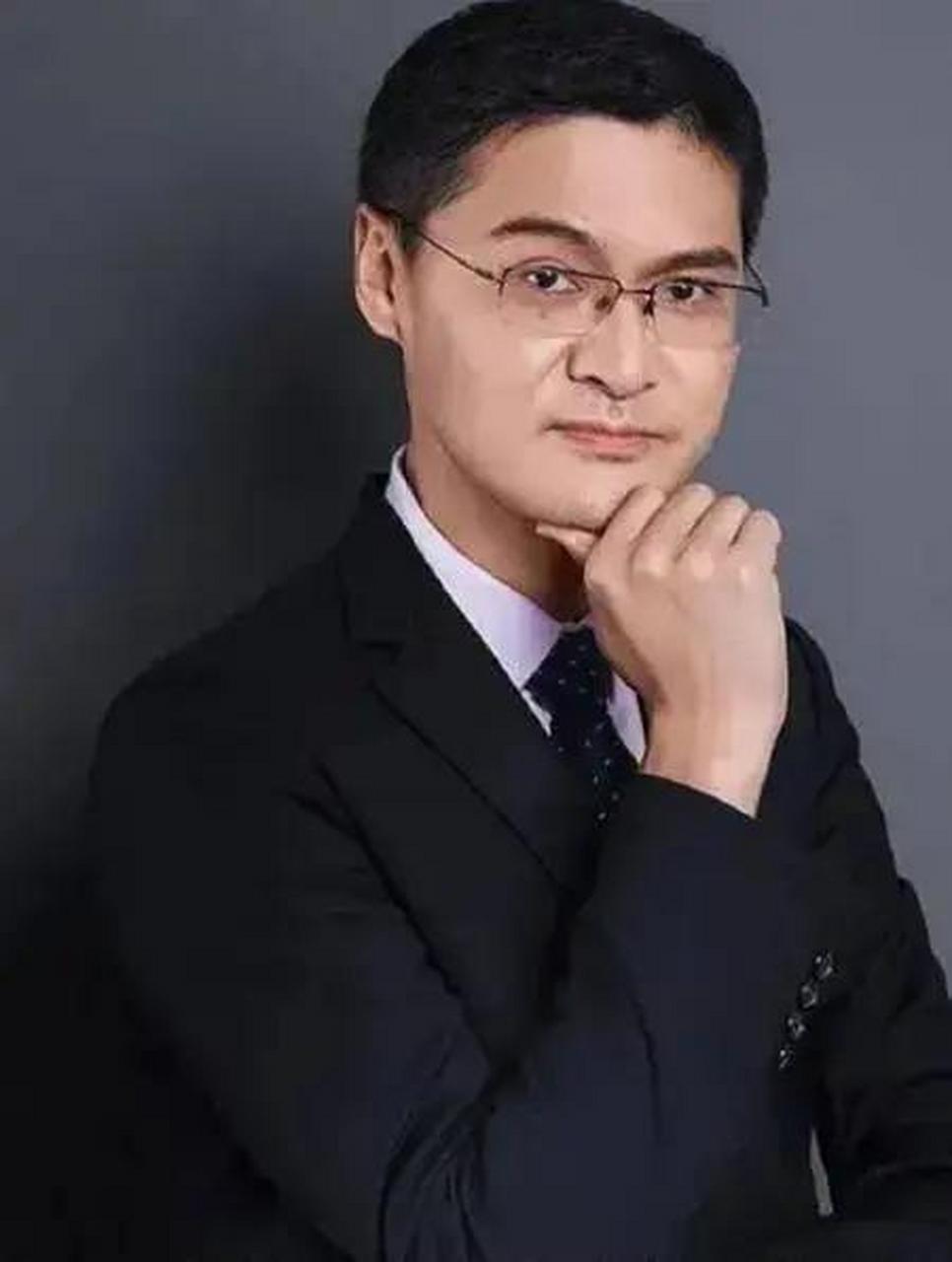 2022年,中国政法大学教授罗翔,因受到"网课爆破"行为,他在节目中公开