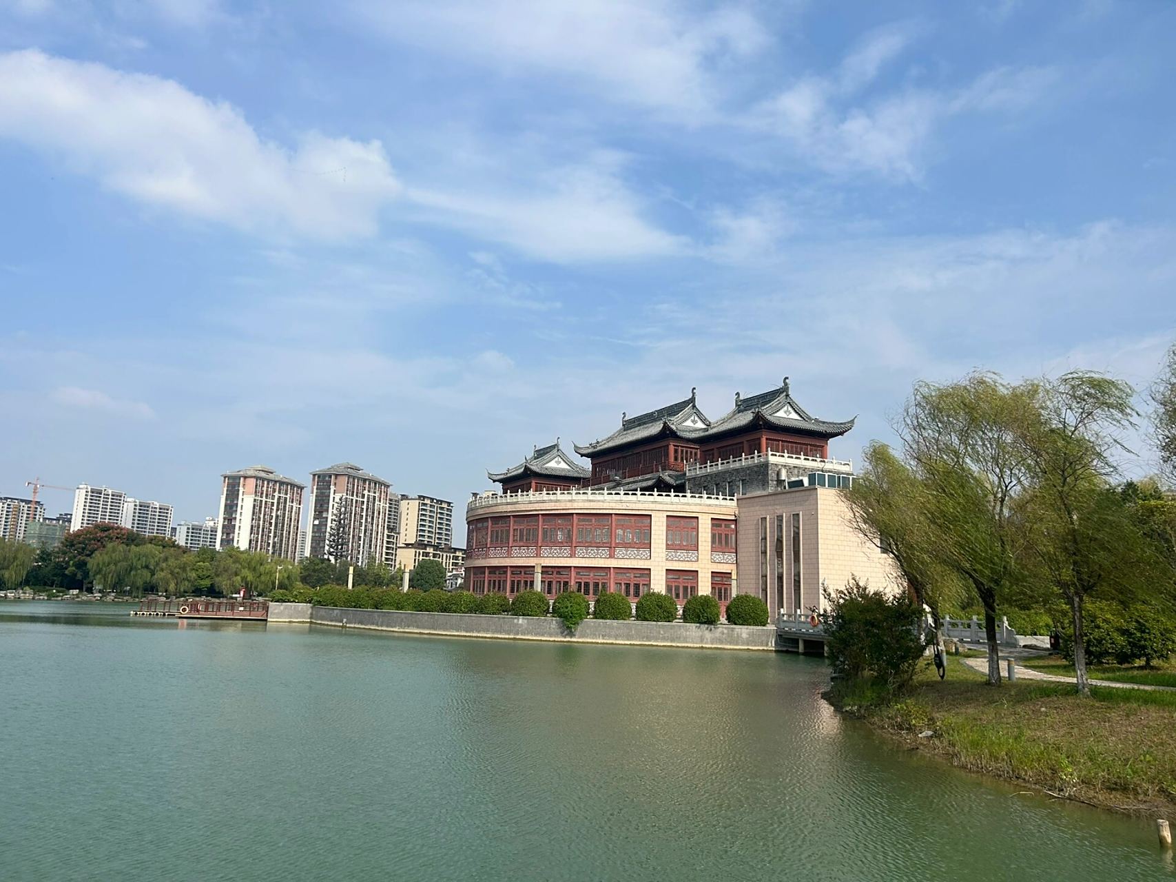 灵璧奇石文化园 免费开放,有湖有船,适合带孩子散散步,风景优美