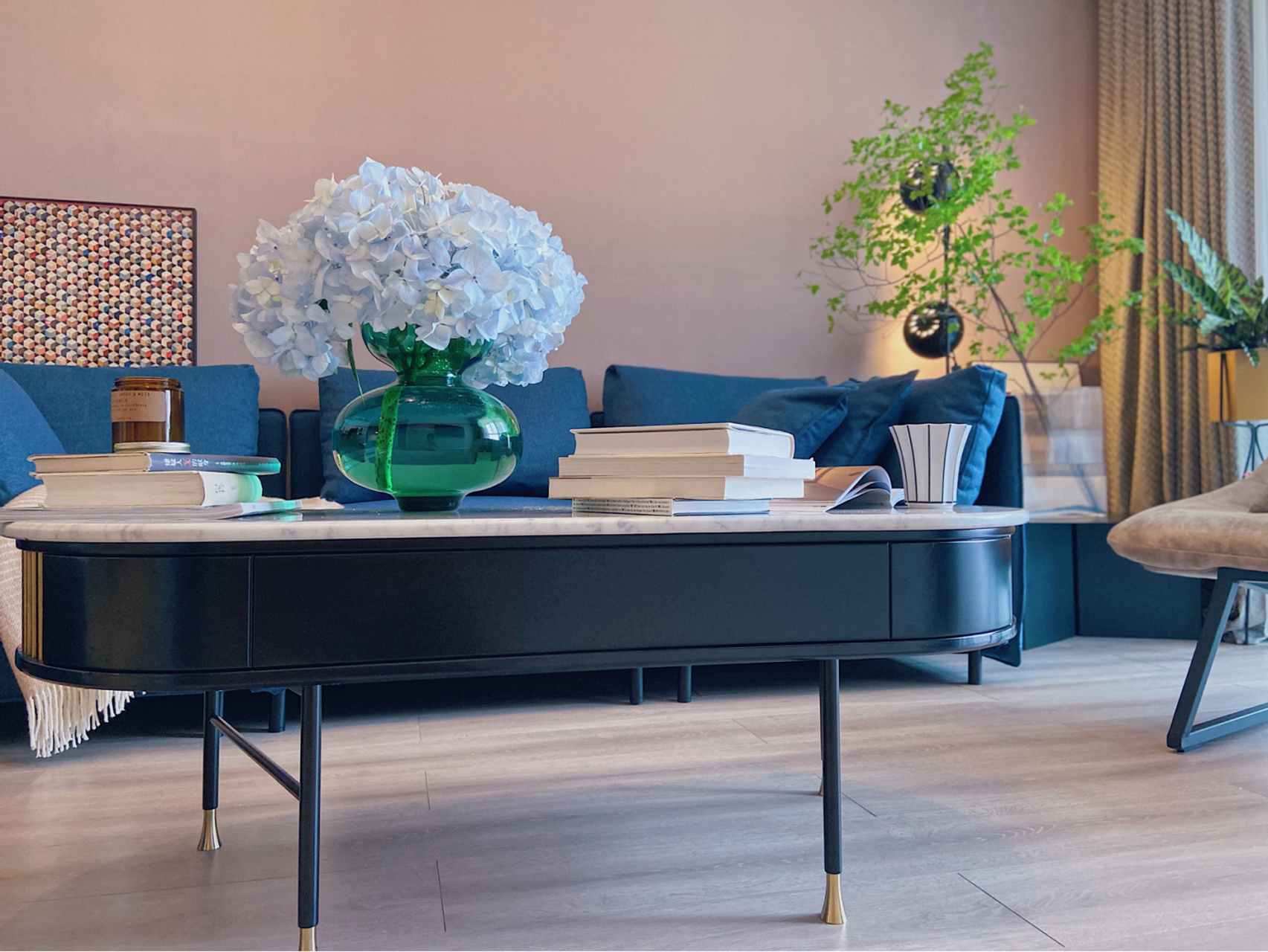 96夏天到了,客厅更换了全新的的雾霾蓝沙发套,居然就像换了一个新的