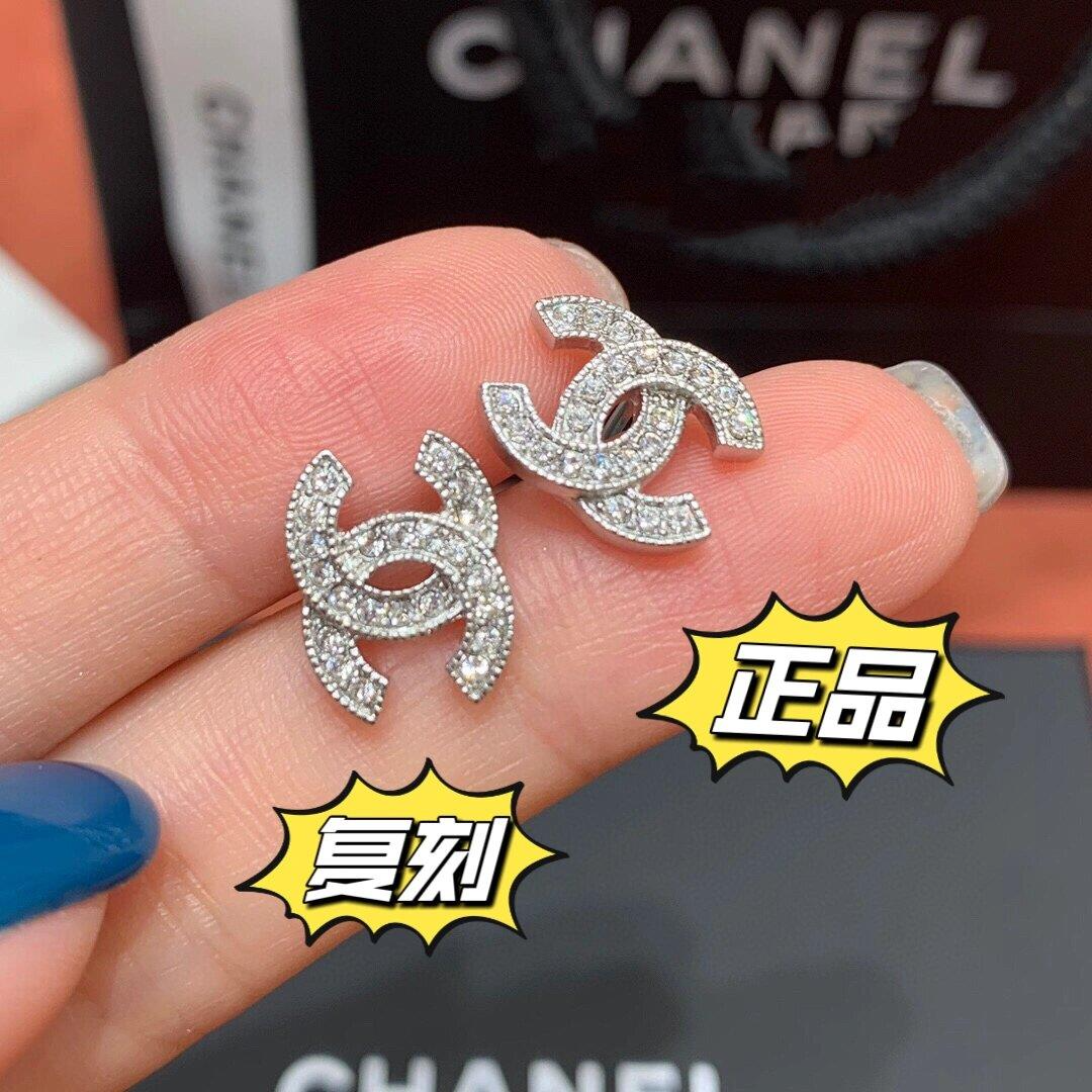 chanel耳钉真假对比图片