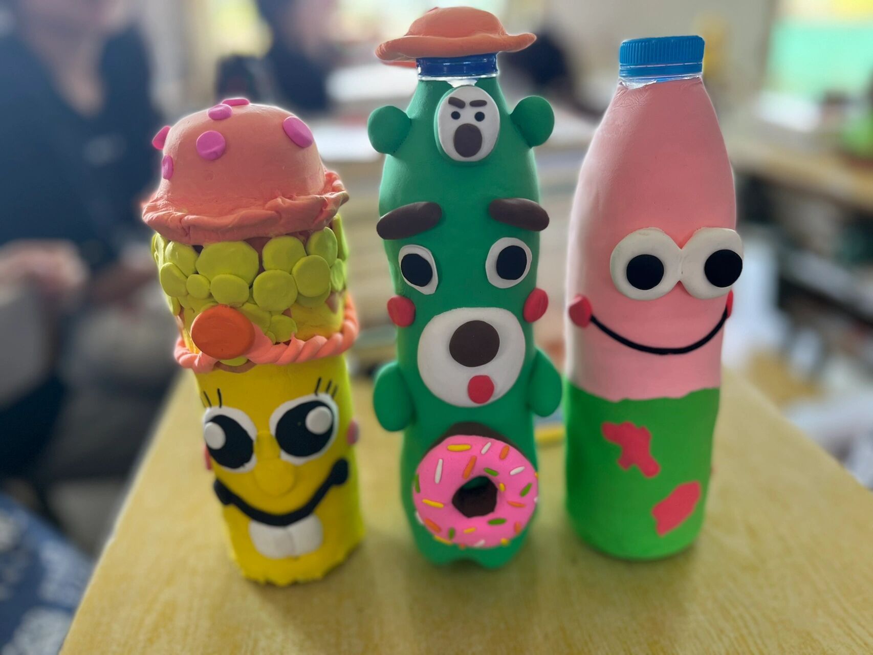 我为瓶子穿新衣学前教育环创手工教学