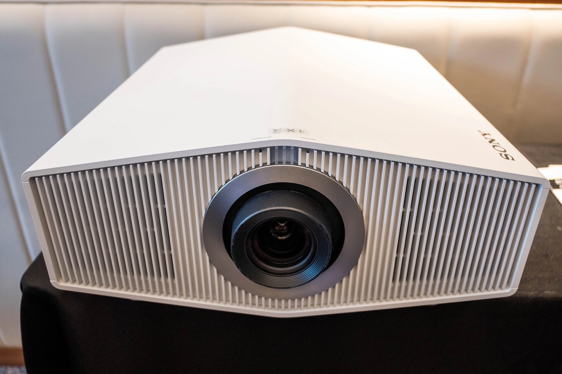 影院级 索尼vpl-xw7000 白色真的非常好看 白色机器真的太合适现在的