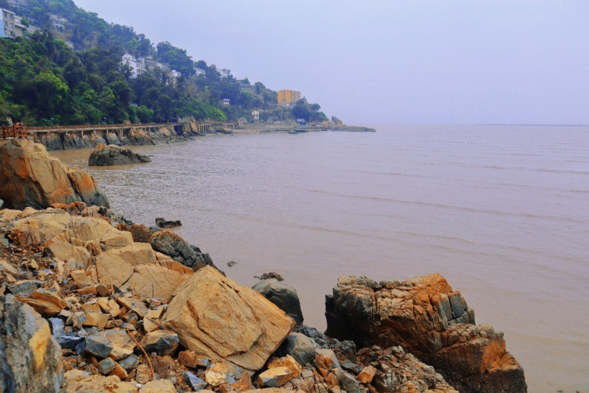 西湾金沙滩 风一丢丢大,去得人还是蛮多的 谈不上多好玩,拍拍照还是