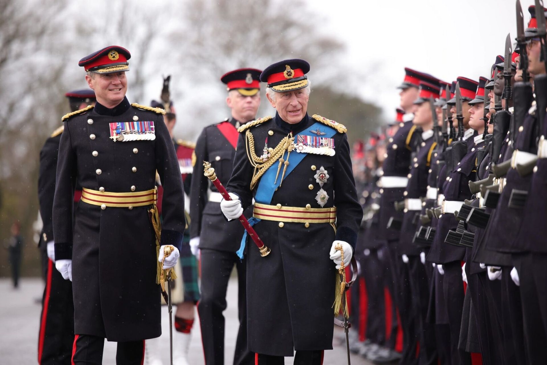 英国名校阅兵式上的军装 桑赫斯特皇家军事学院是英国最著名的学校之