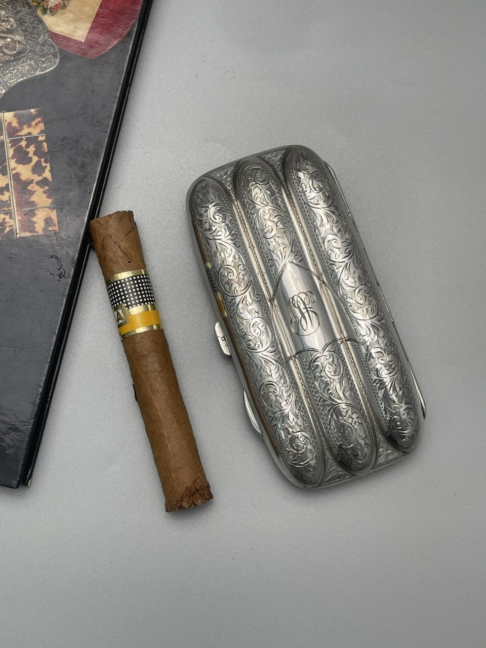 纯银内鎏金雪茄盒 1913年英国伯明翰纯银内鎏金三支装随身雪茄盒 外出