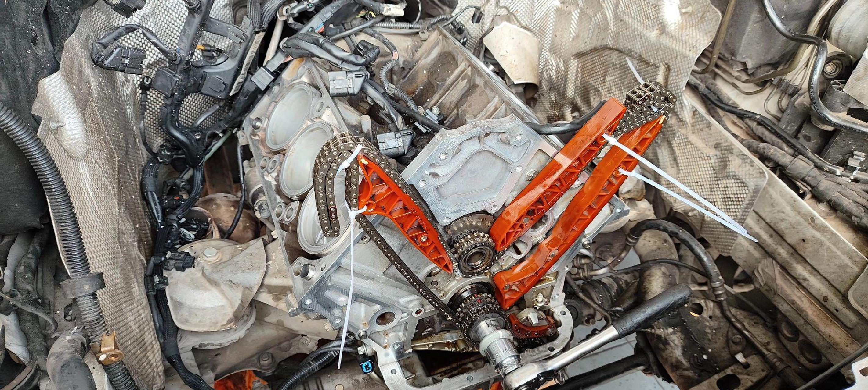 奔驰272发动机打胶示意图.