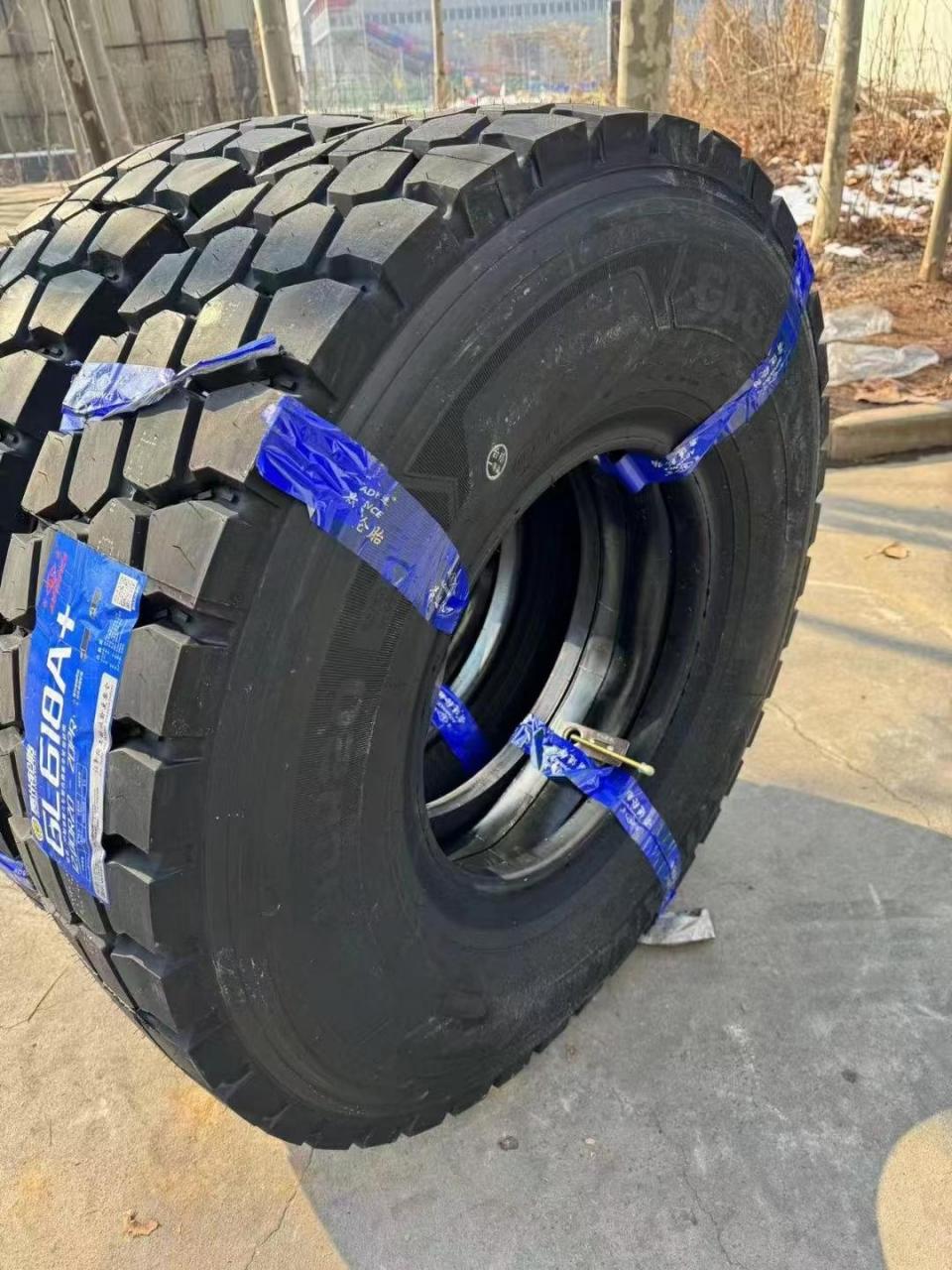 1200r20前进百吨王轮胎!胎宽26,重量105公斤,重载150吨,抗载大力士!