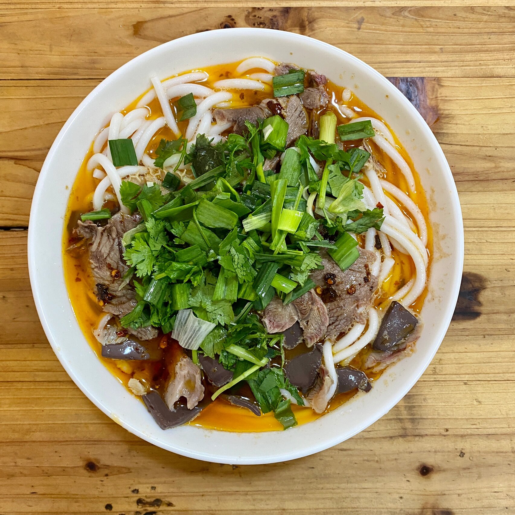 贵阳周边美食|遵义虾子苟四羊肉粉90 遵义虾子羊肉粉是贵州境内非常