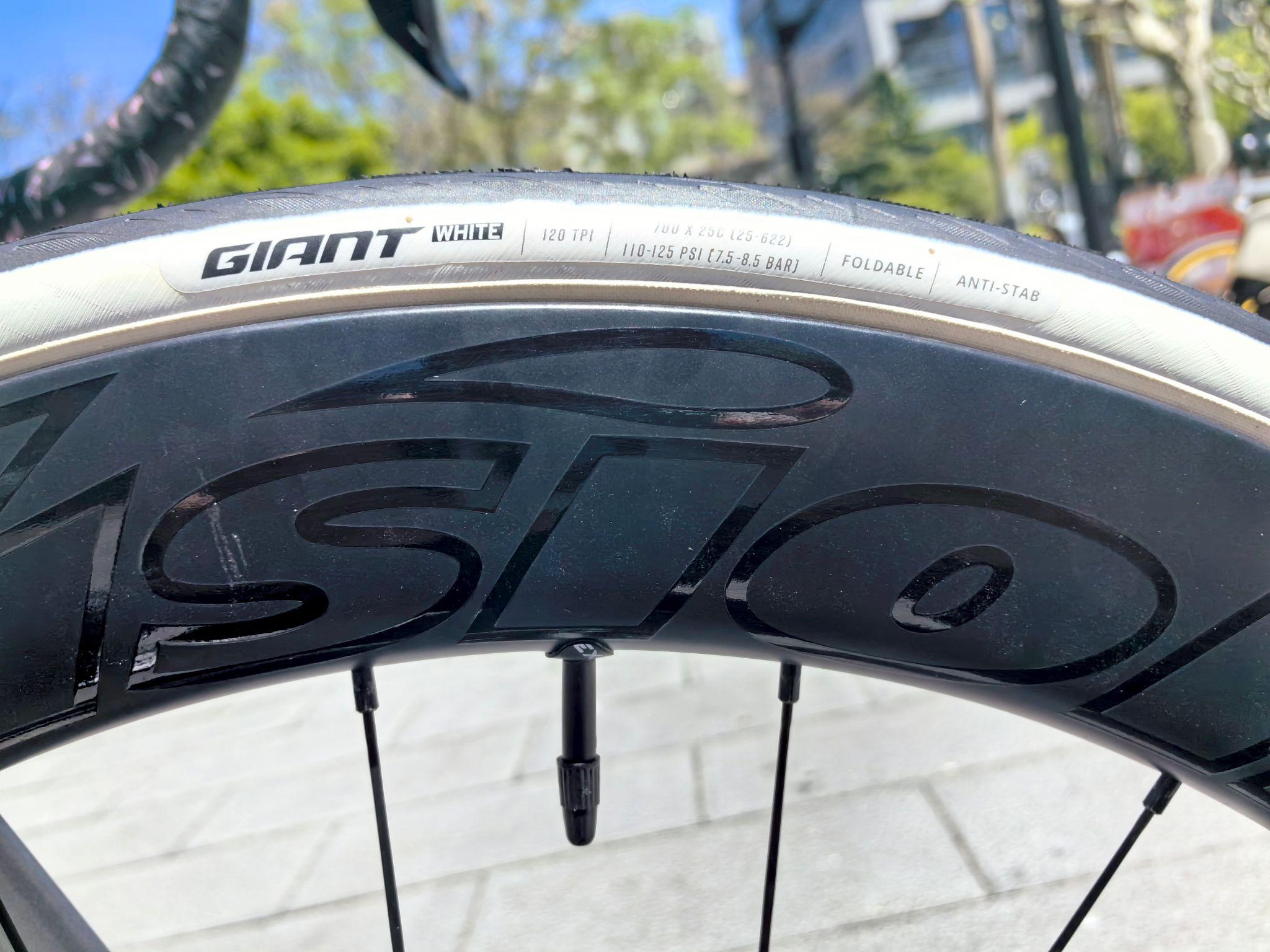 giant 白边胎装车实物图来啦.